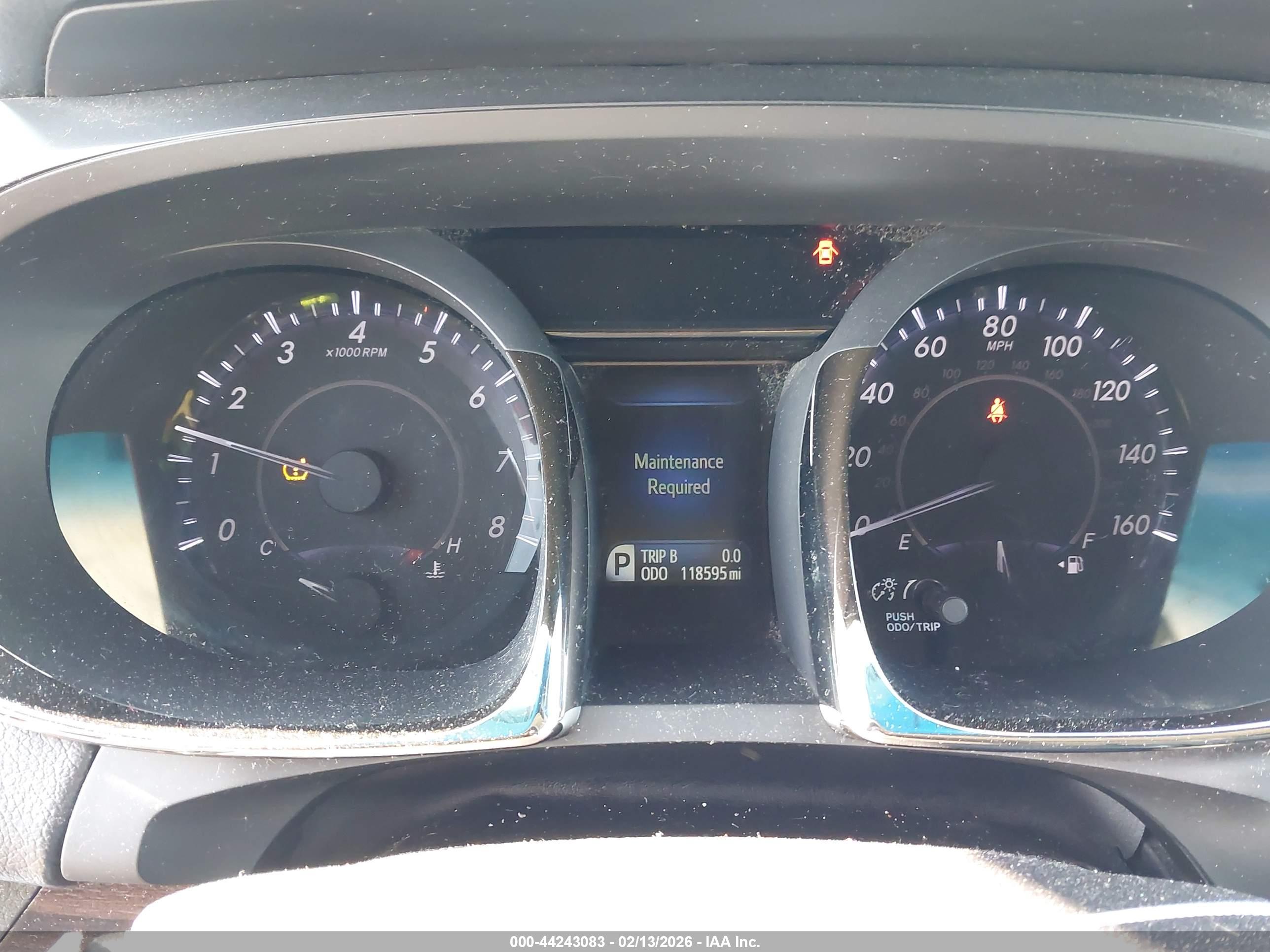 TOYOTA AVALON image 7
