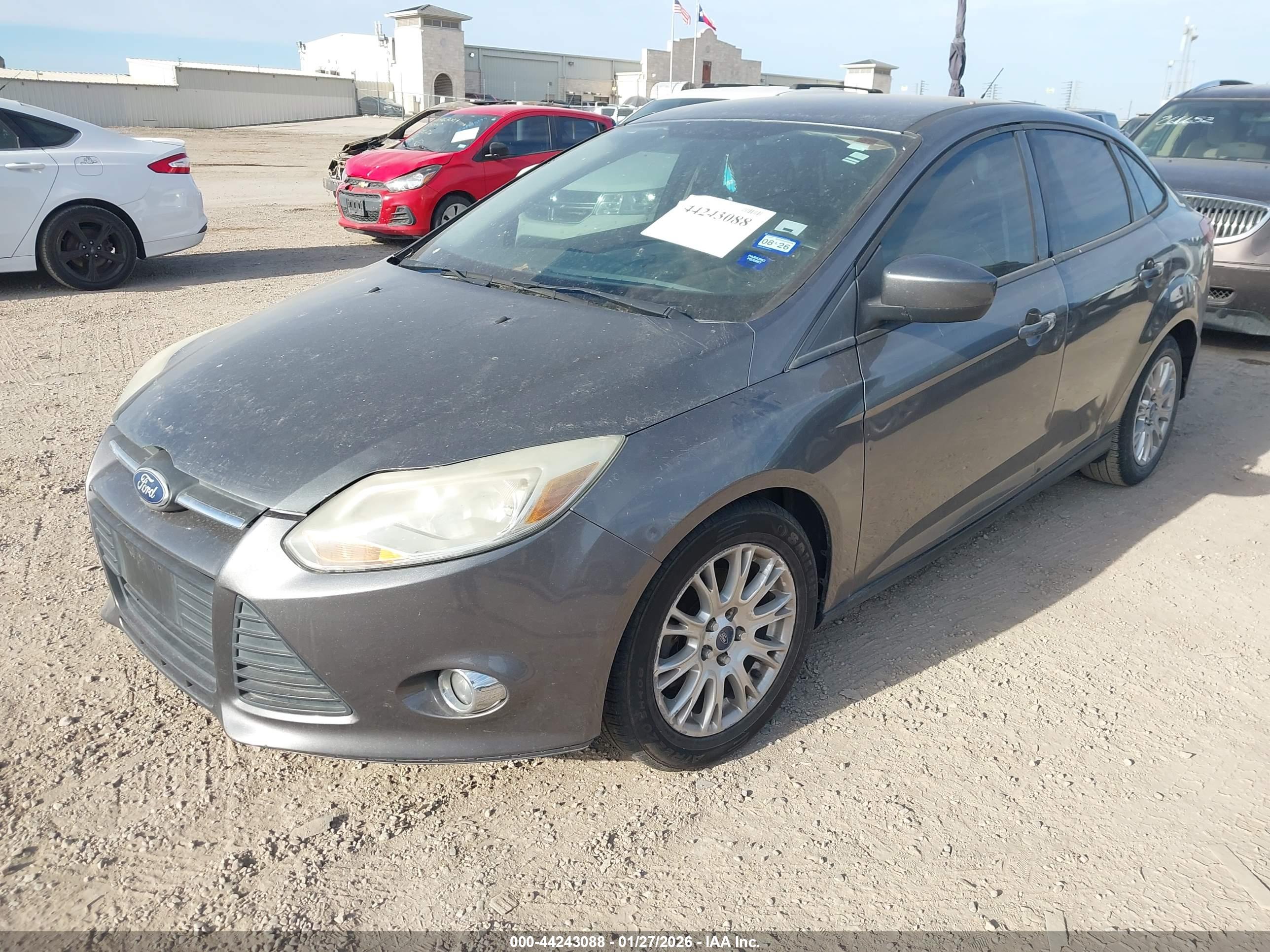 FORD FOCUS image 2