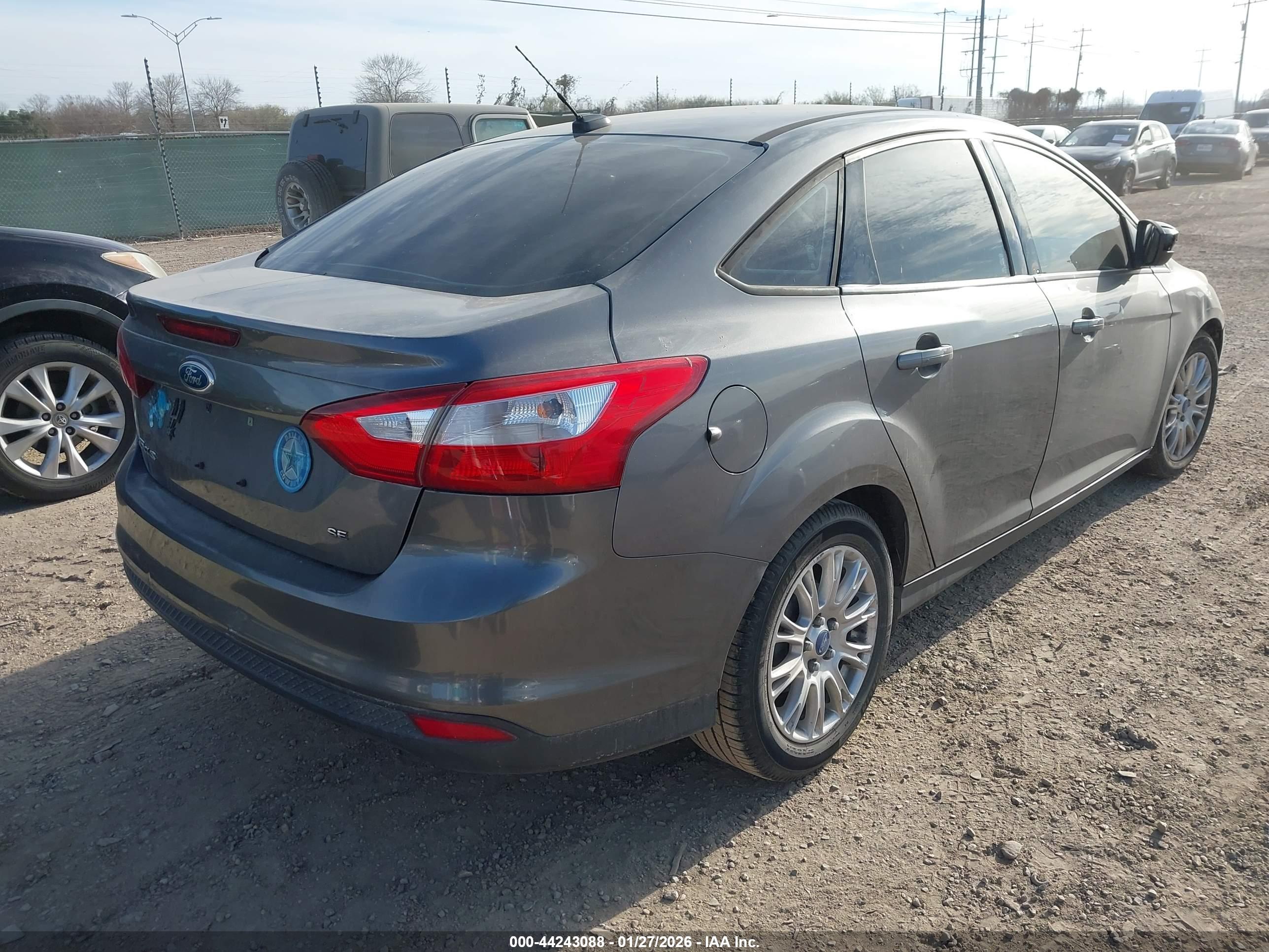 FORD FOCUS image 4