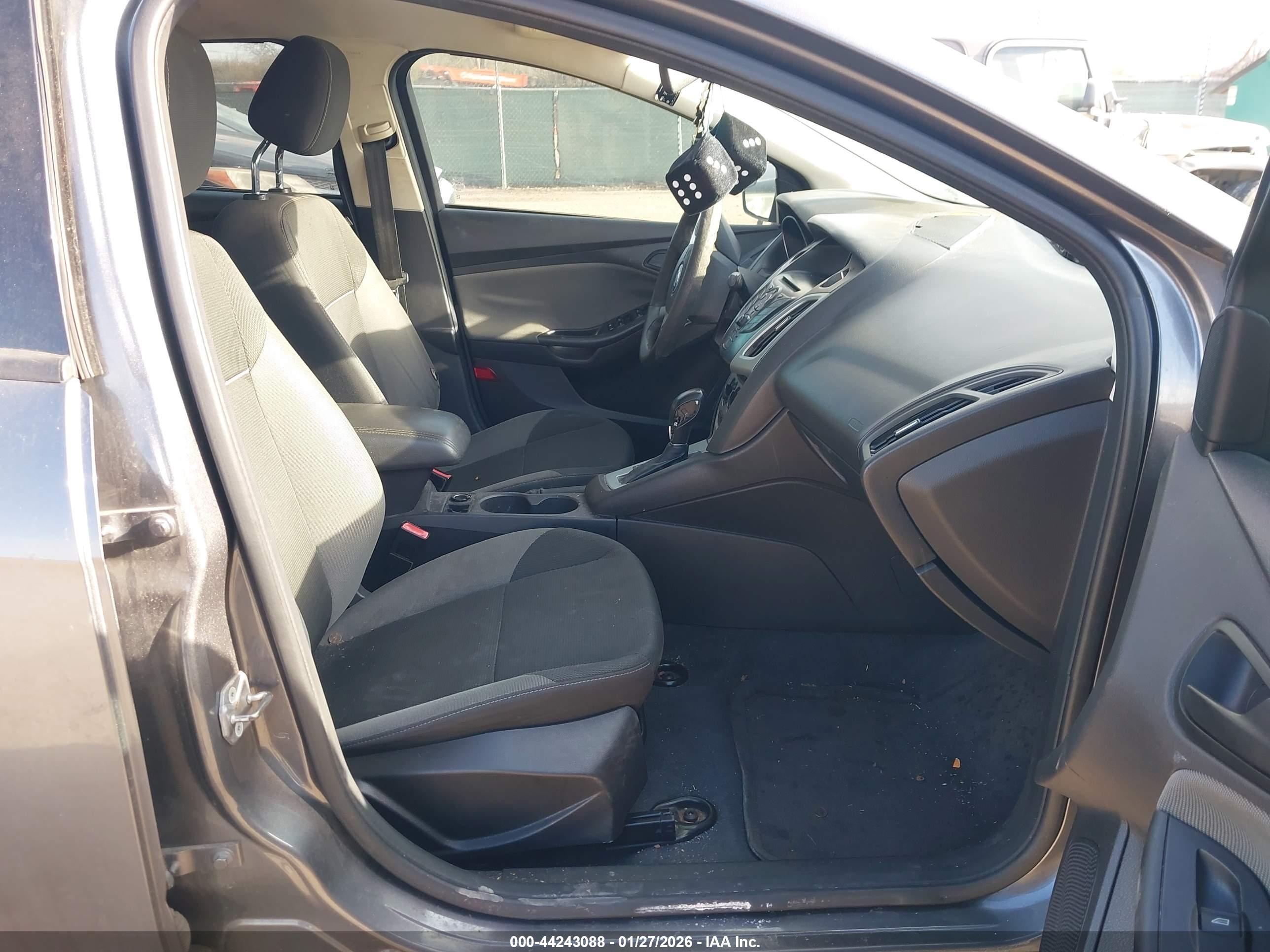 FORD FOCUS image 5