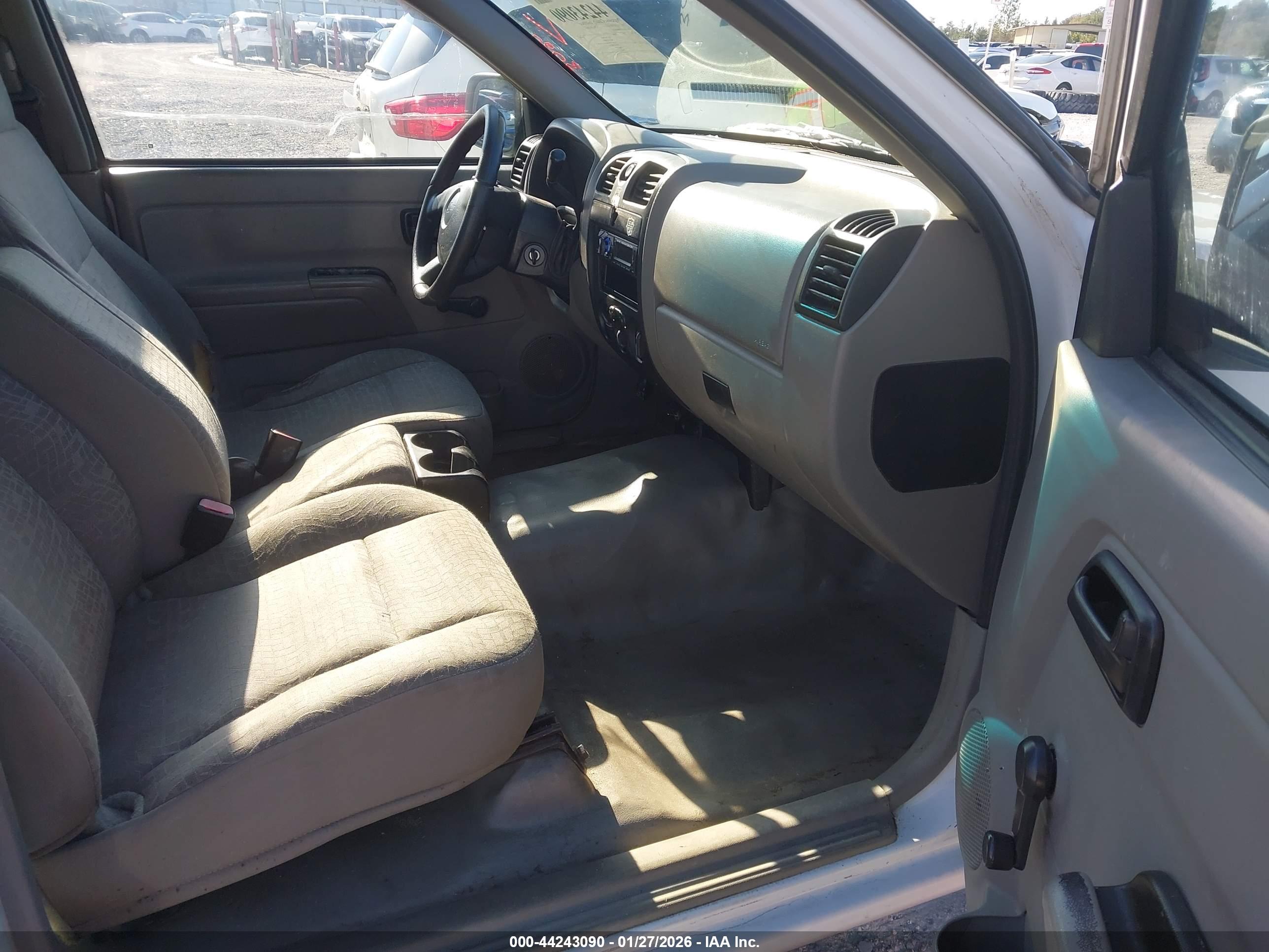 CHEVROLET COLORADO image 5