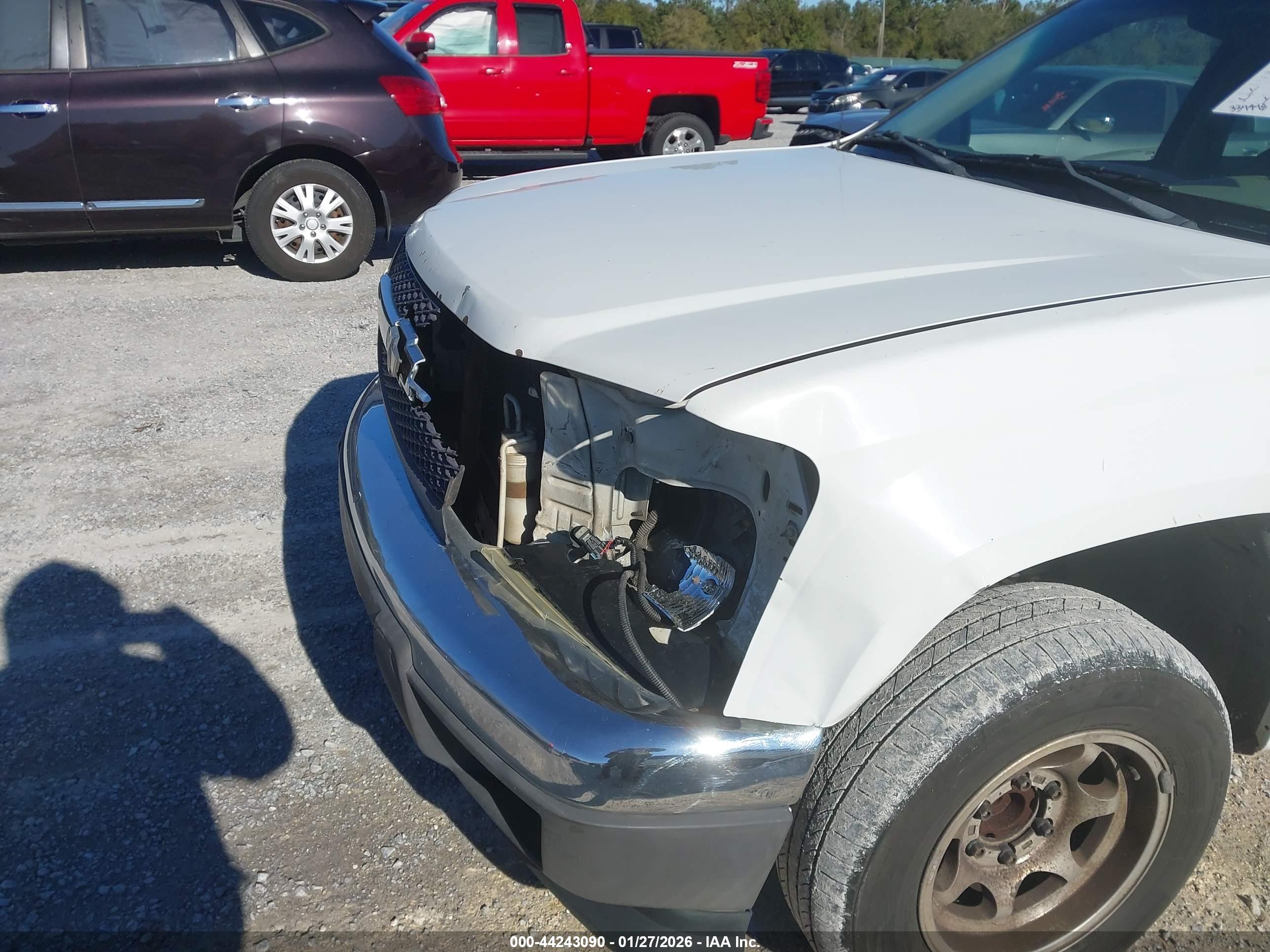 CHEVROLET COLORADO image 6