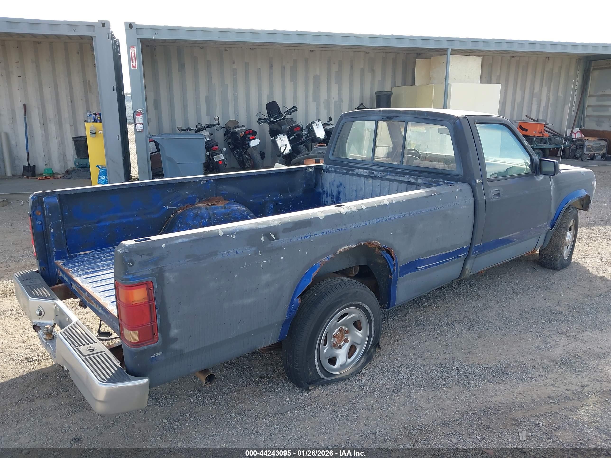 DODGE DAKOTA image 4