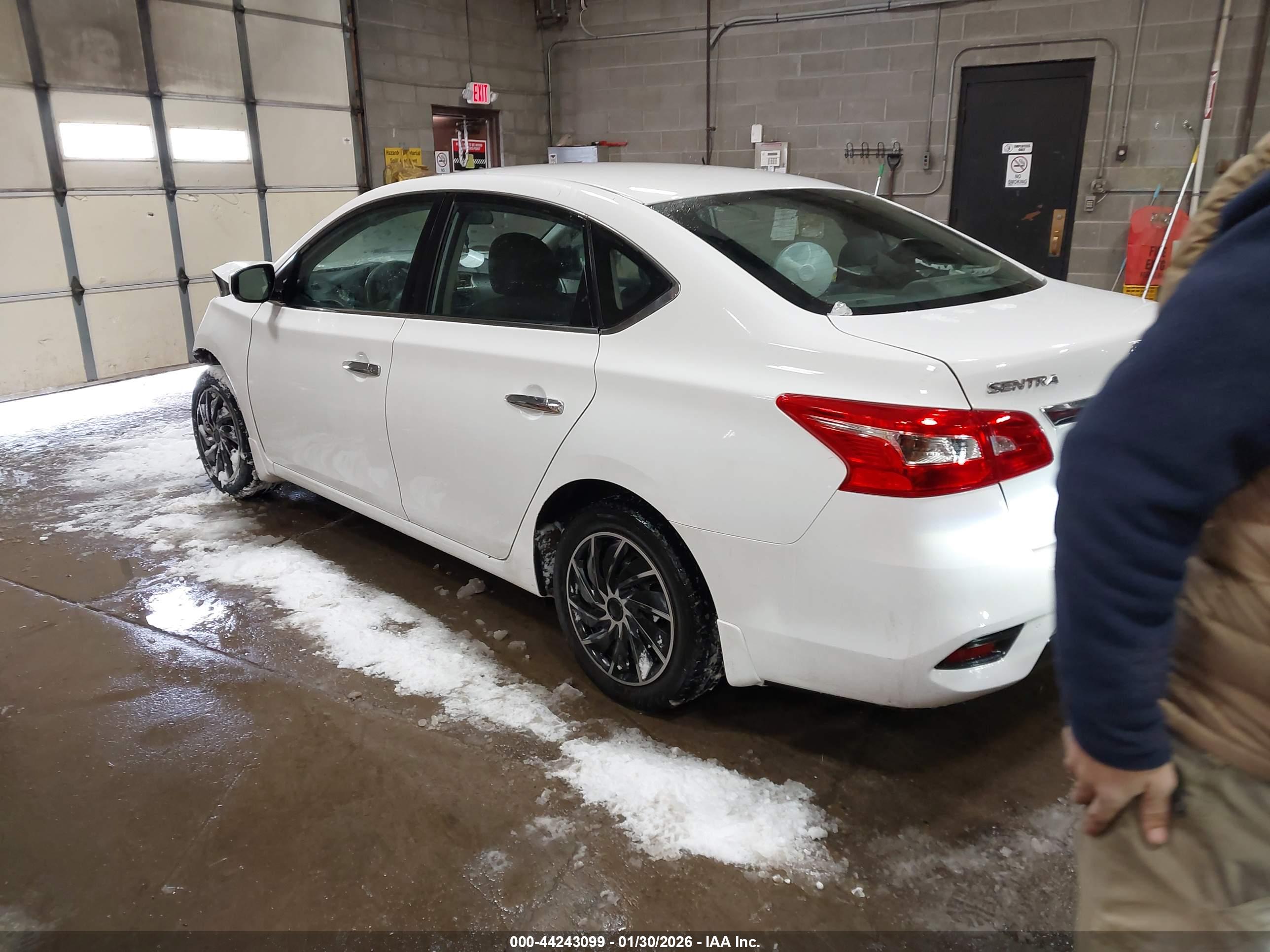 NISSAN SENTRA image 3