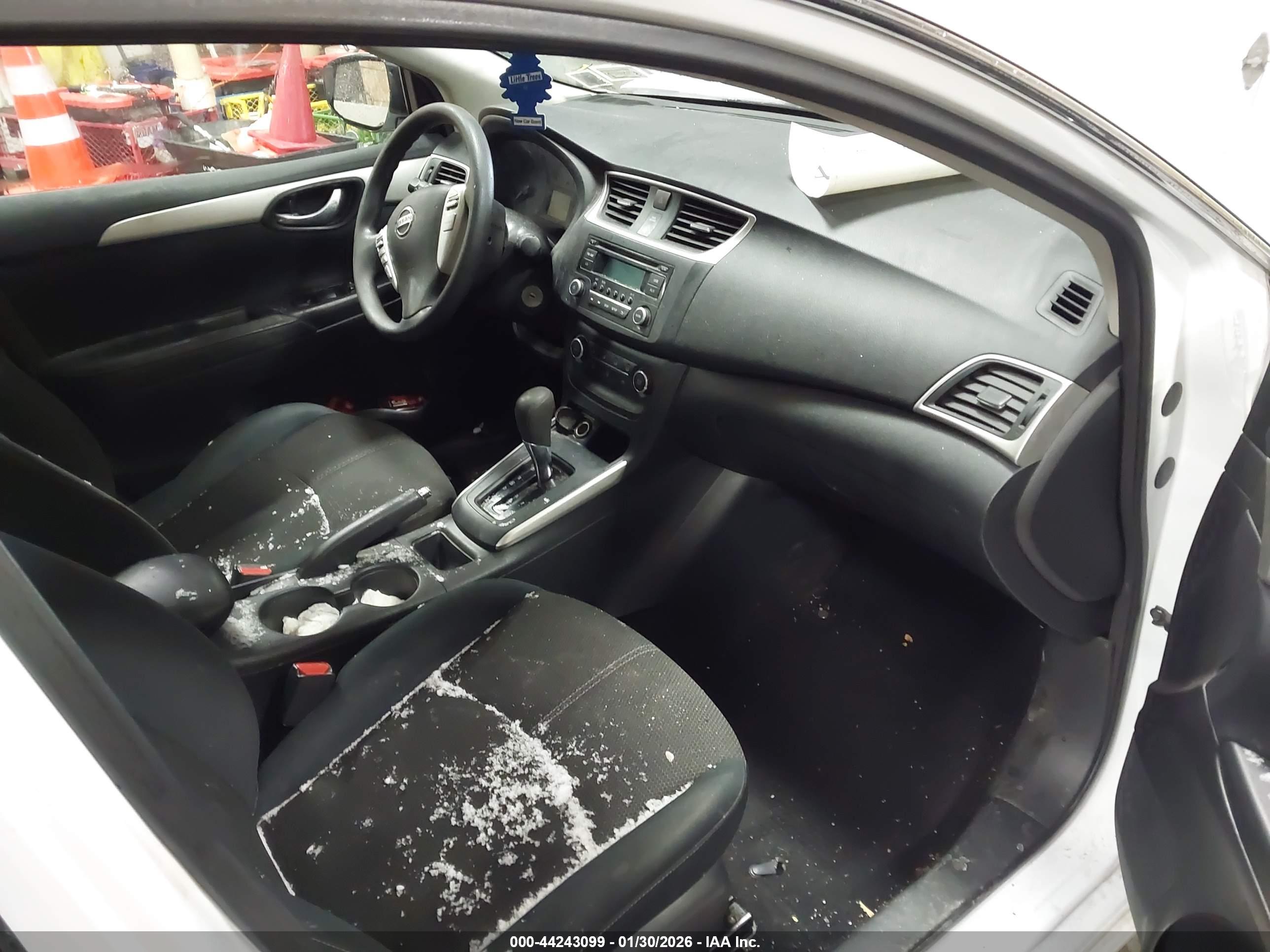 NISSAN SENTRA image 5