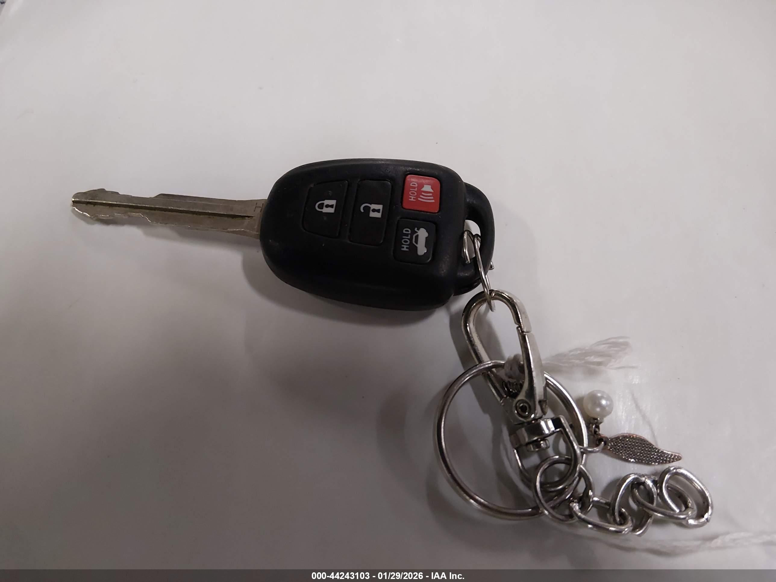 TOYOTA COROLLA image 11