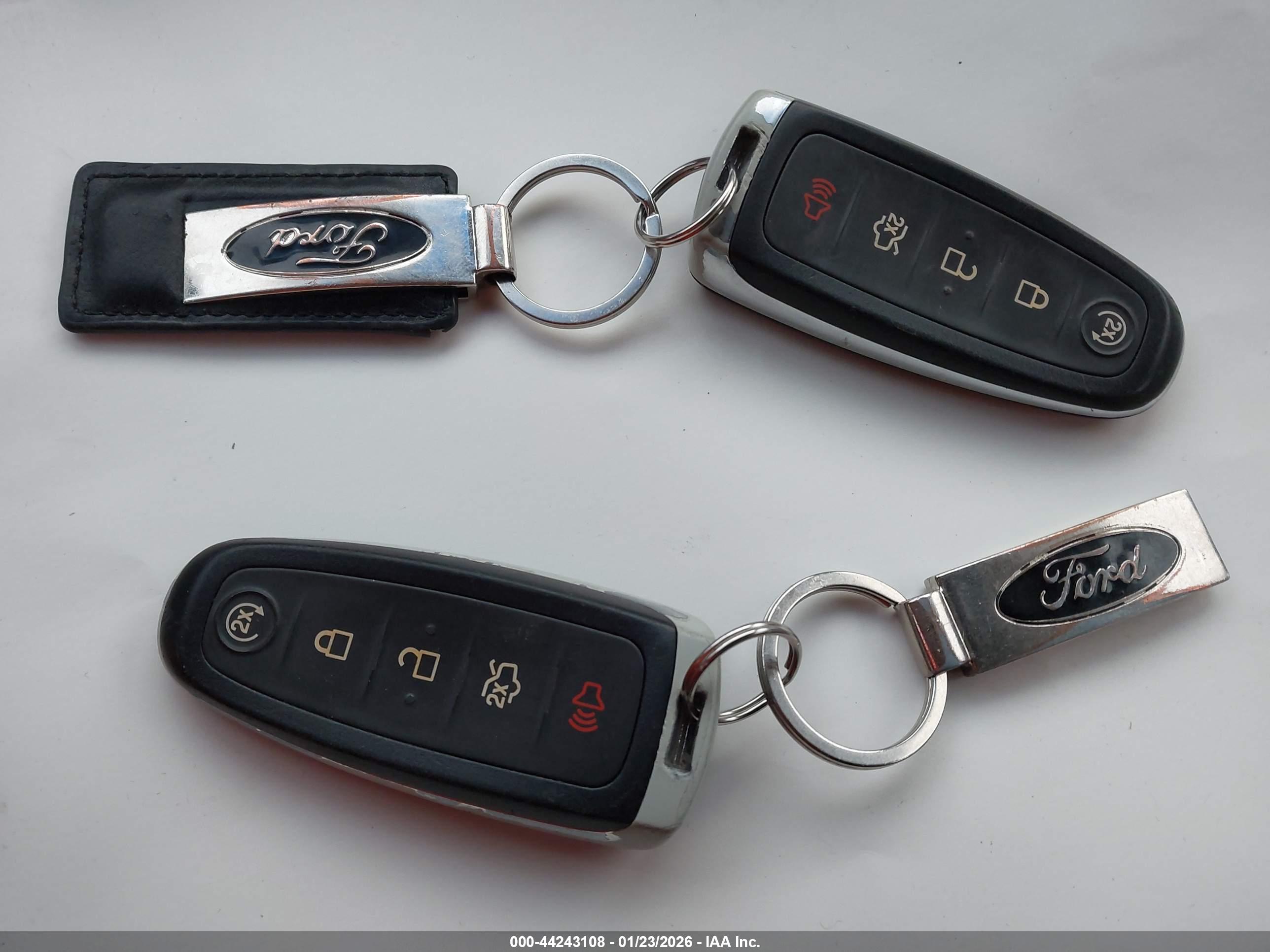 FORD TAURUS image 11