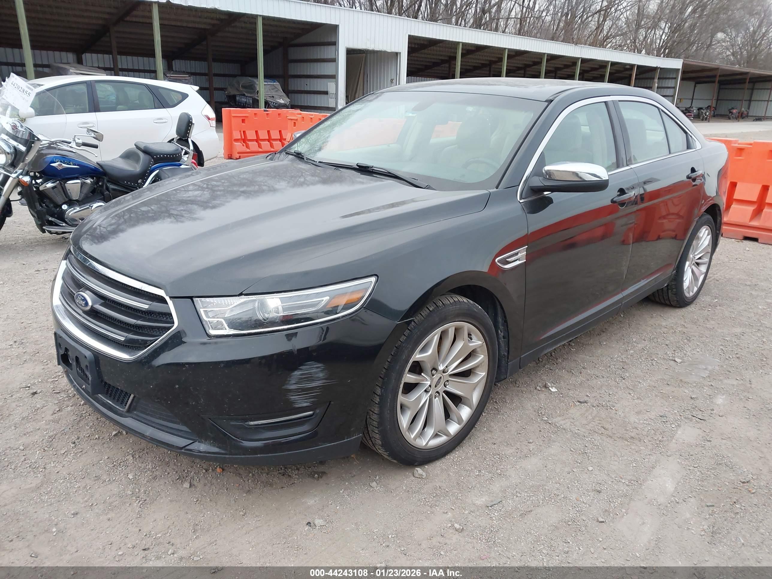 FORD TAURUS image 2