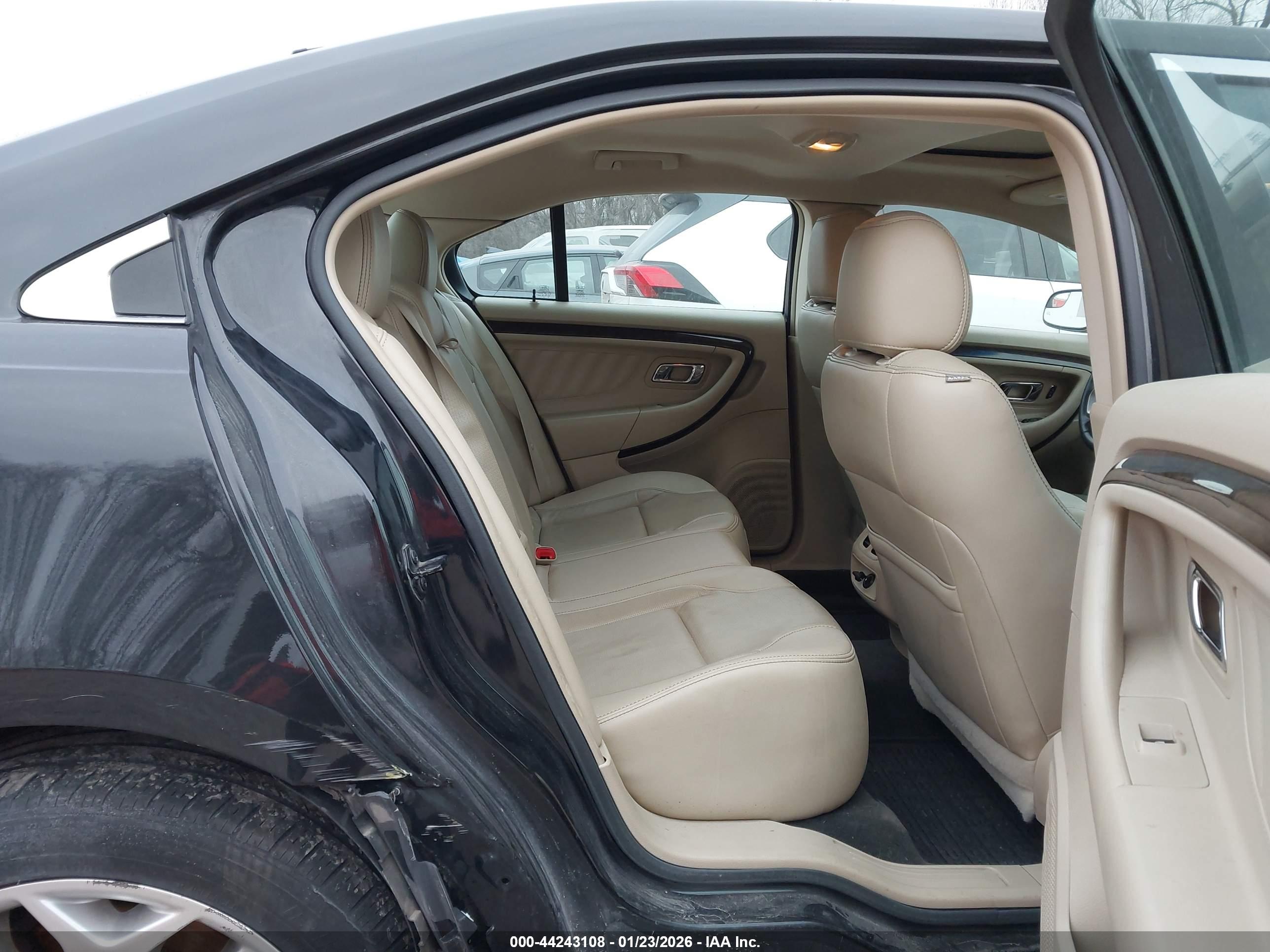 FORD TAURUS image 8