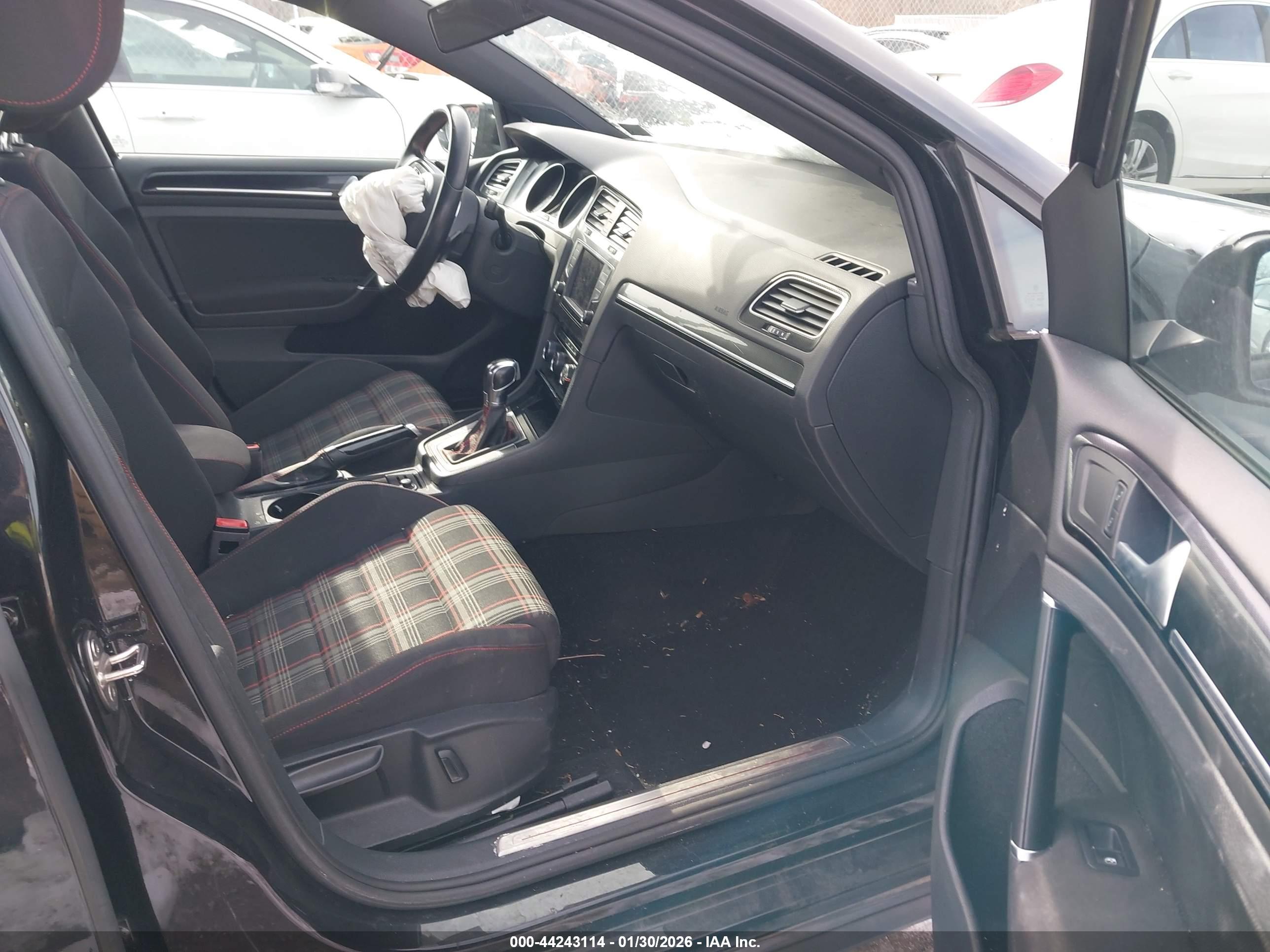 VOLKSWAGEN GOLF image 5
