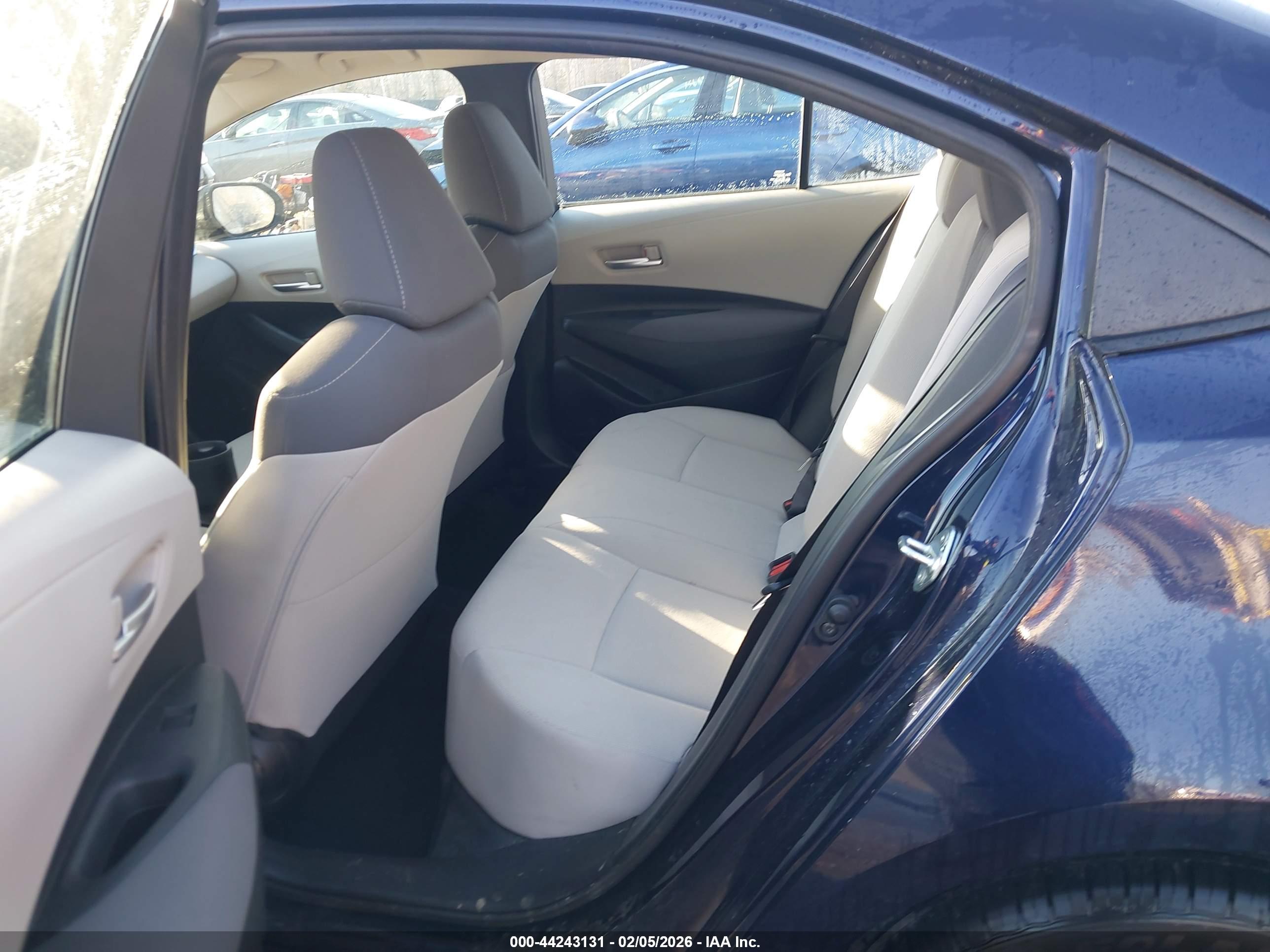 TOYOTA COROLLA image 8