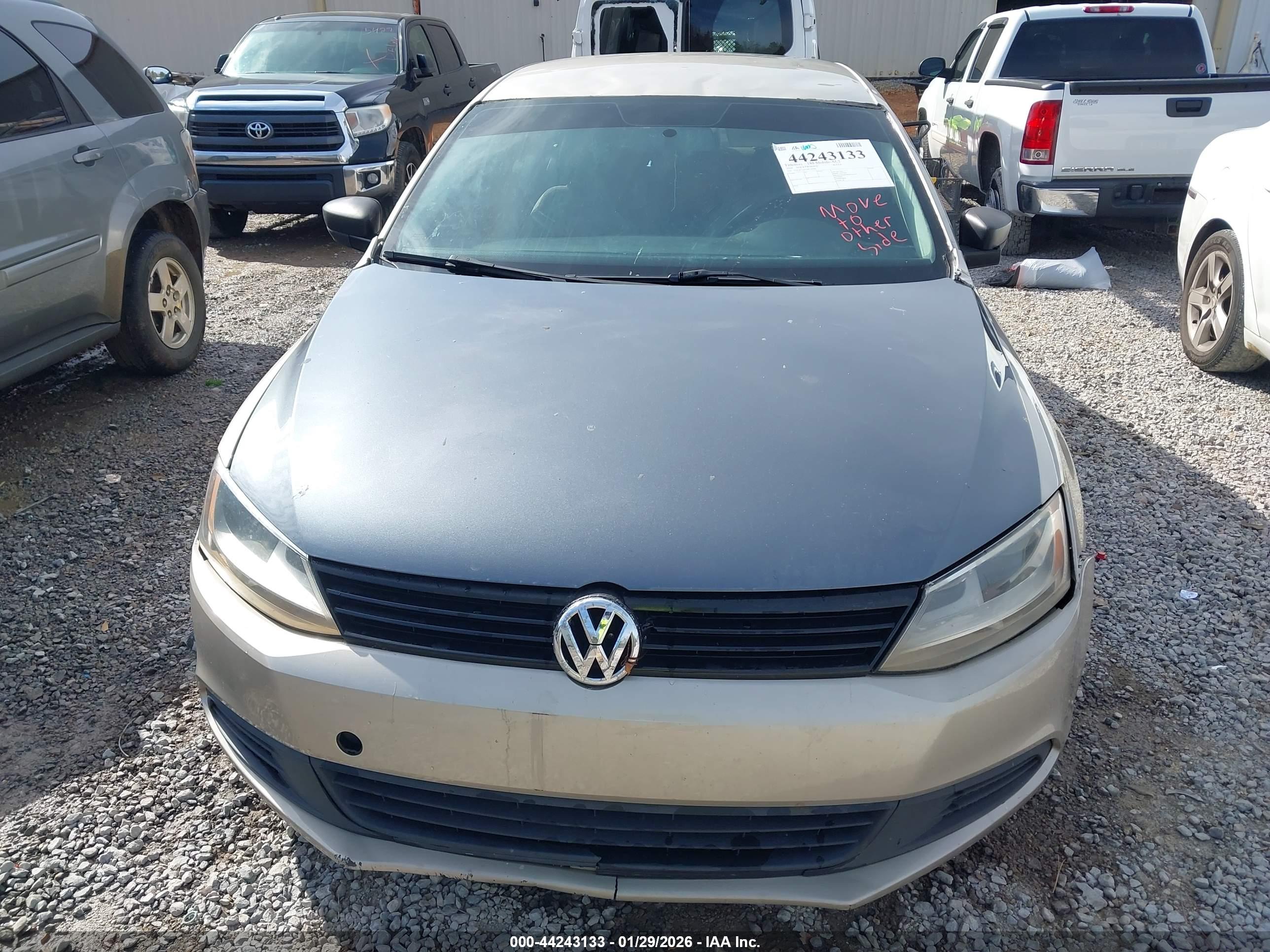 VOLKSWAGEN JETTA image 6
