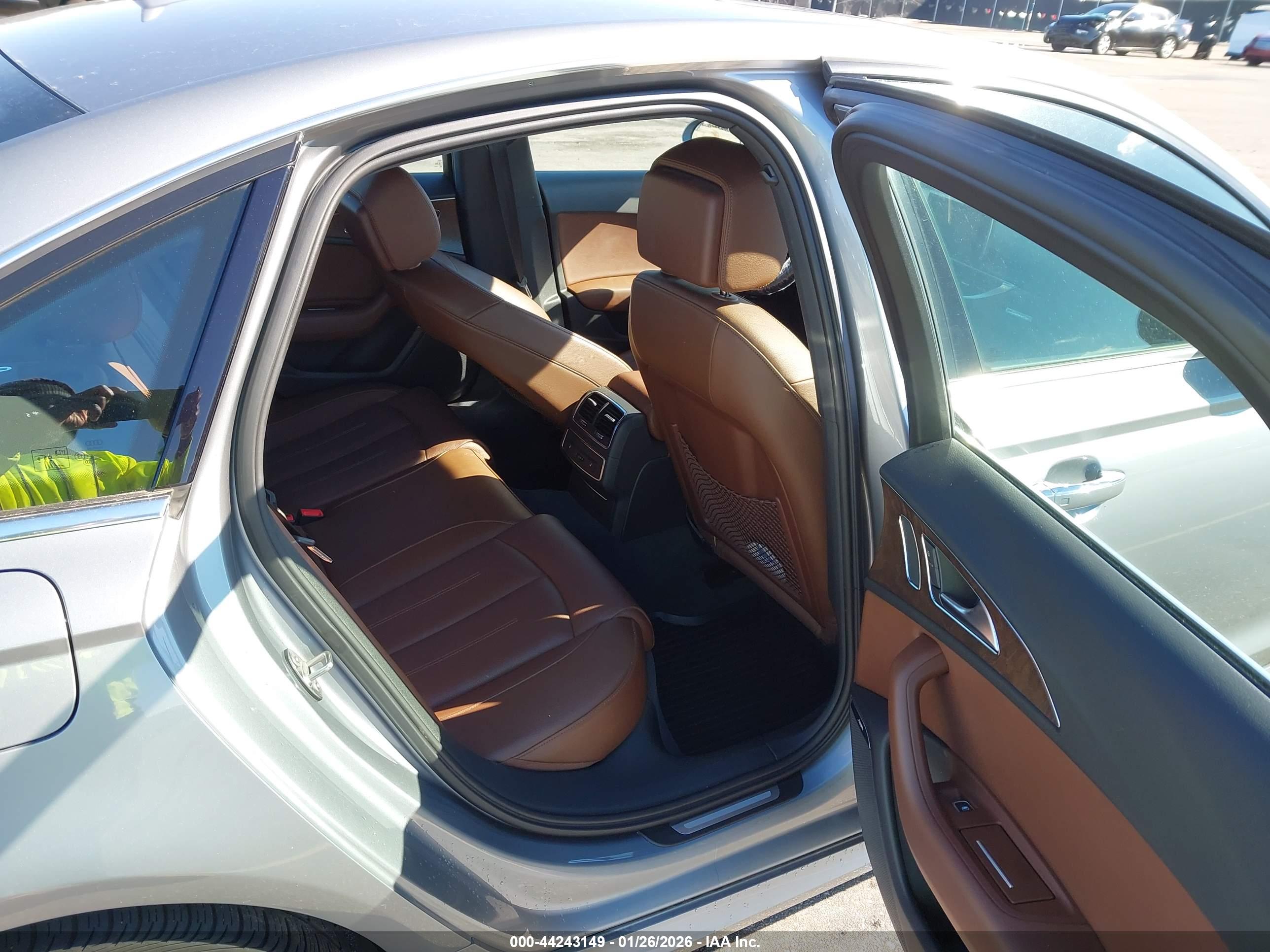 AUDI A6 image 8