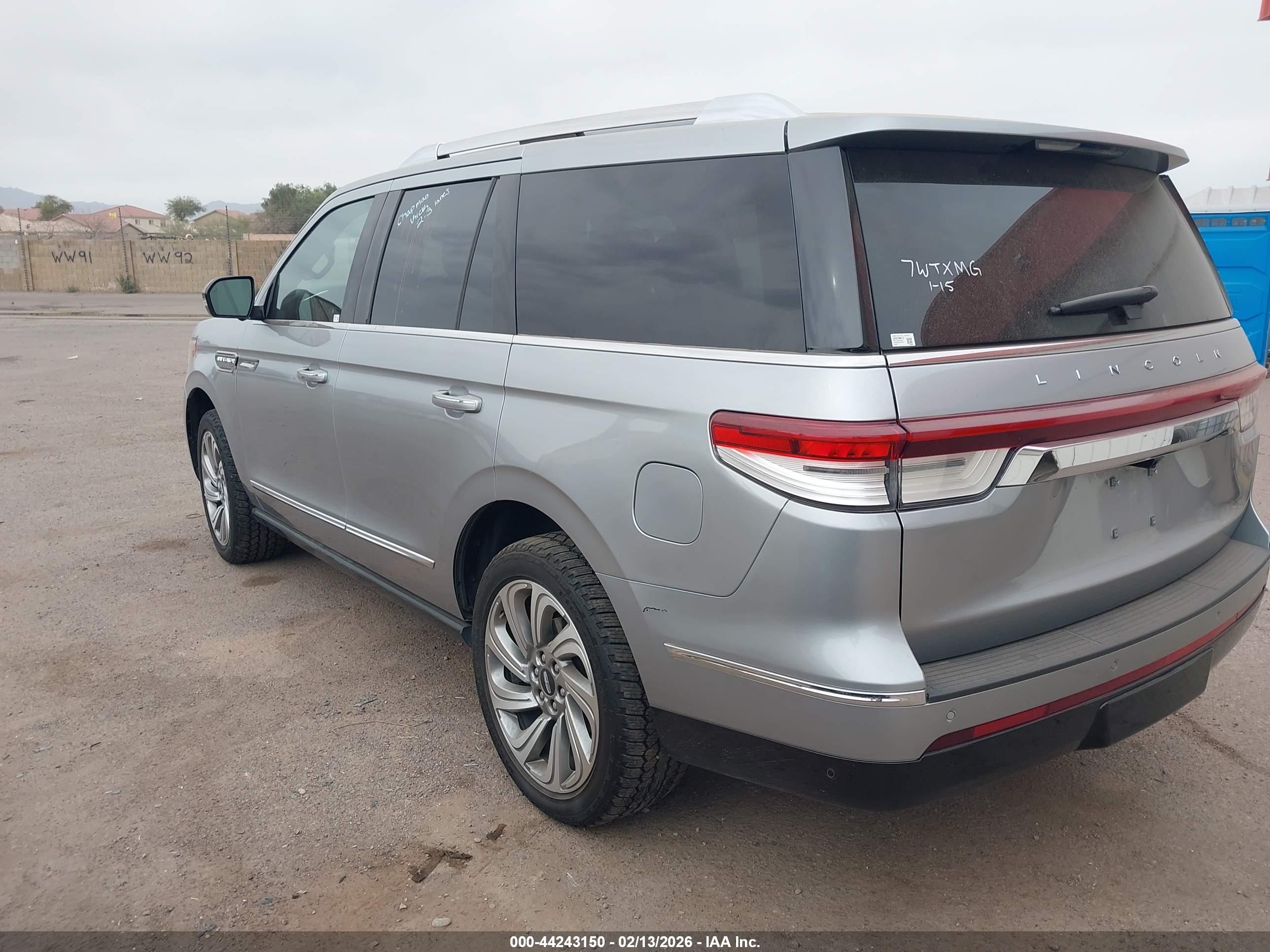 LINCOLN NAVIGATOR image 3