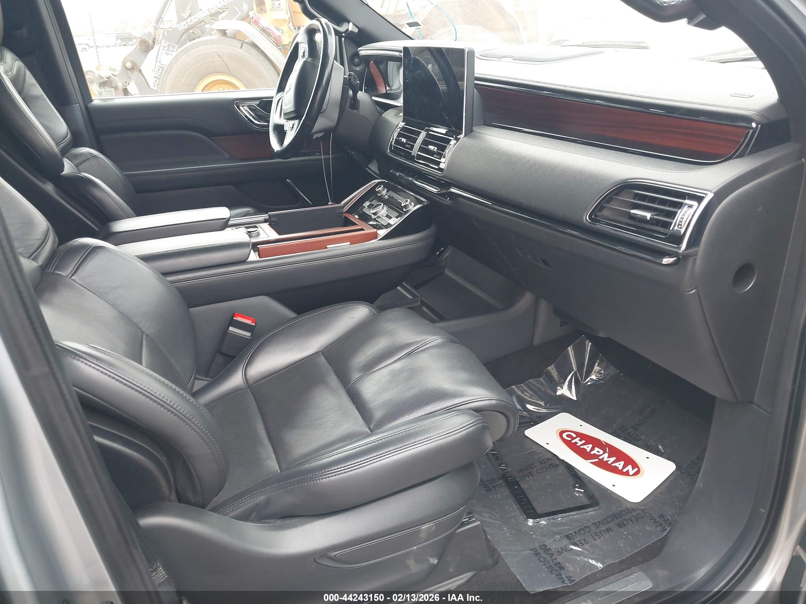LINCOLN NAVIGATOR image 5