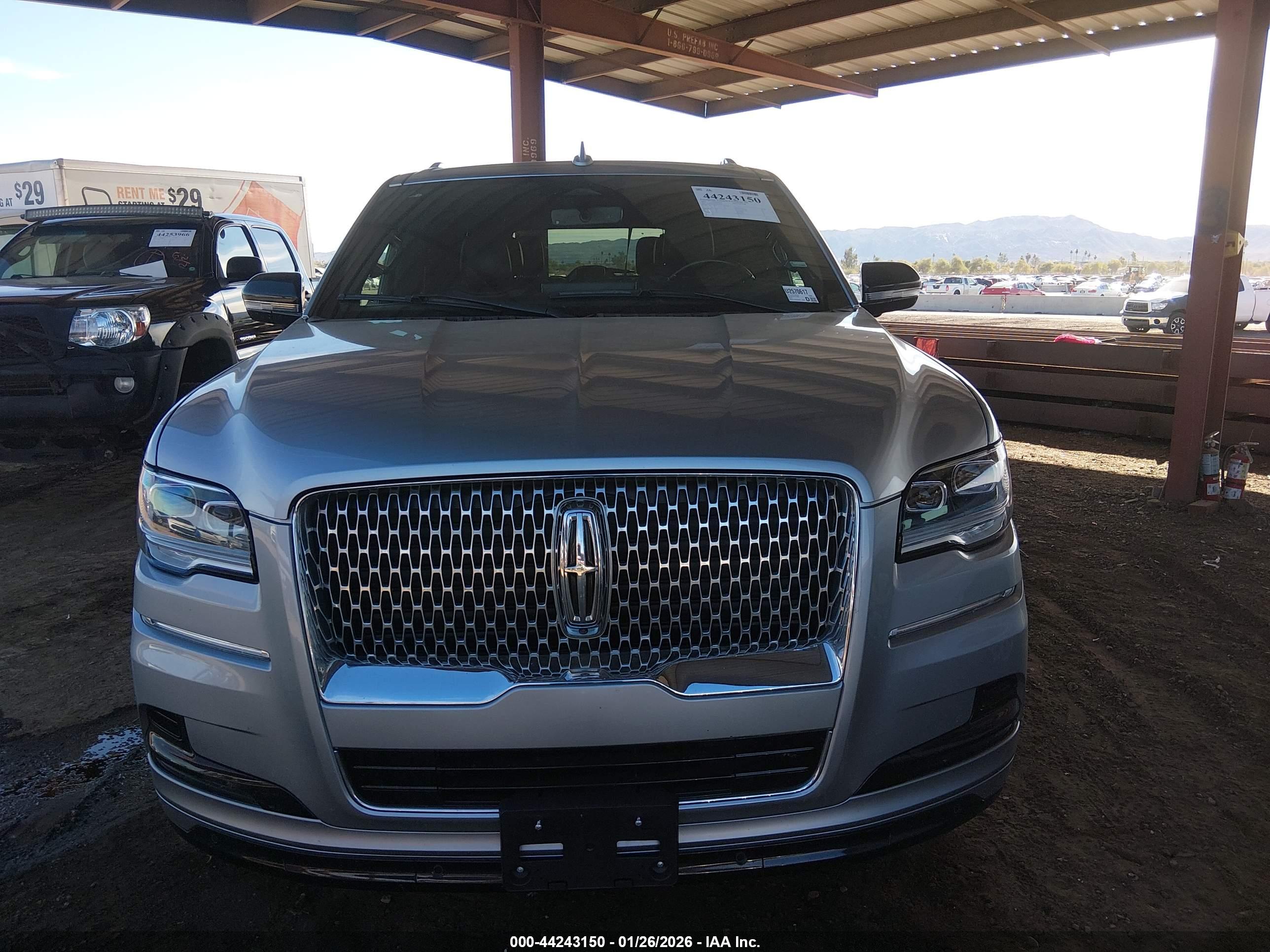 LINCOLN NAVIGATOR image 6