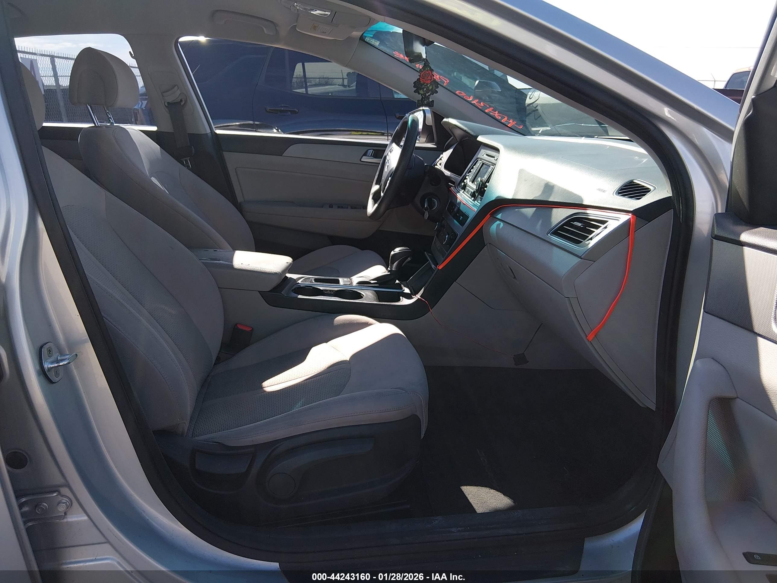 HYUNDAI SONATA image 5