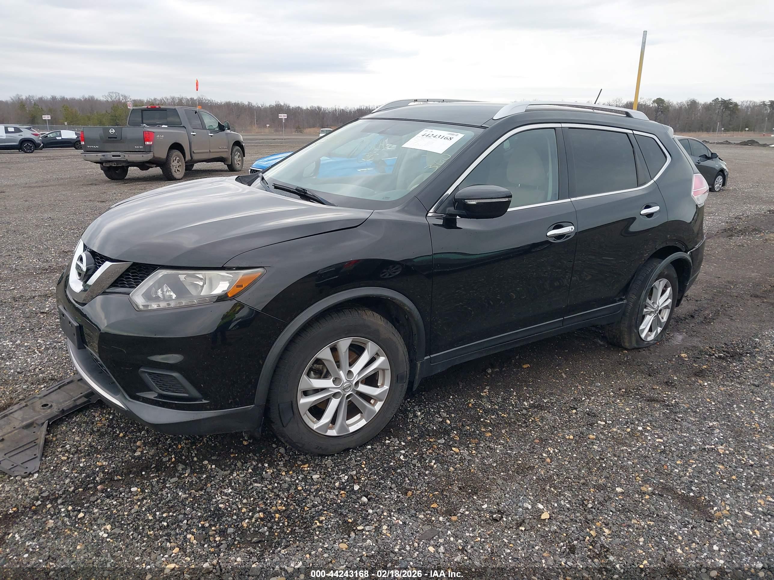 NISSAN ROGUE image 2