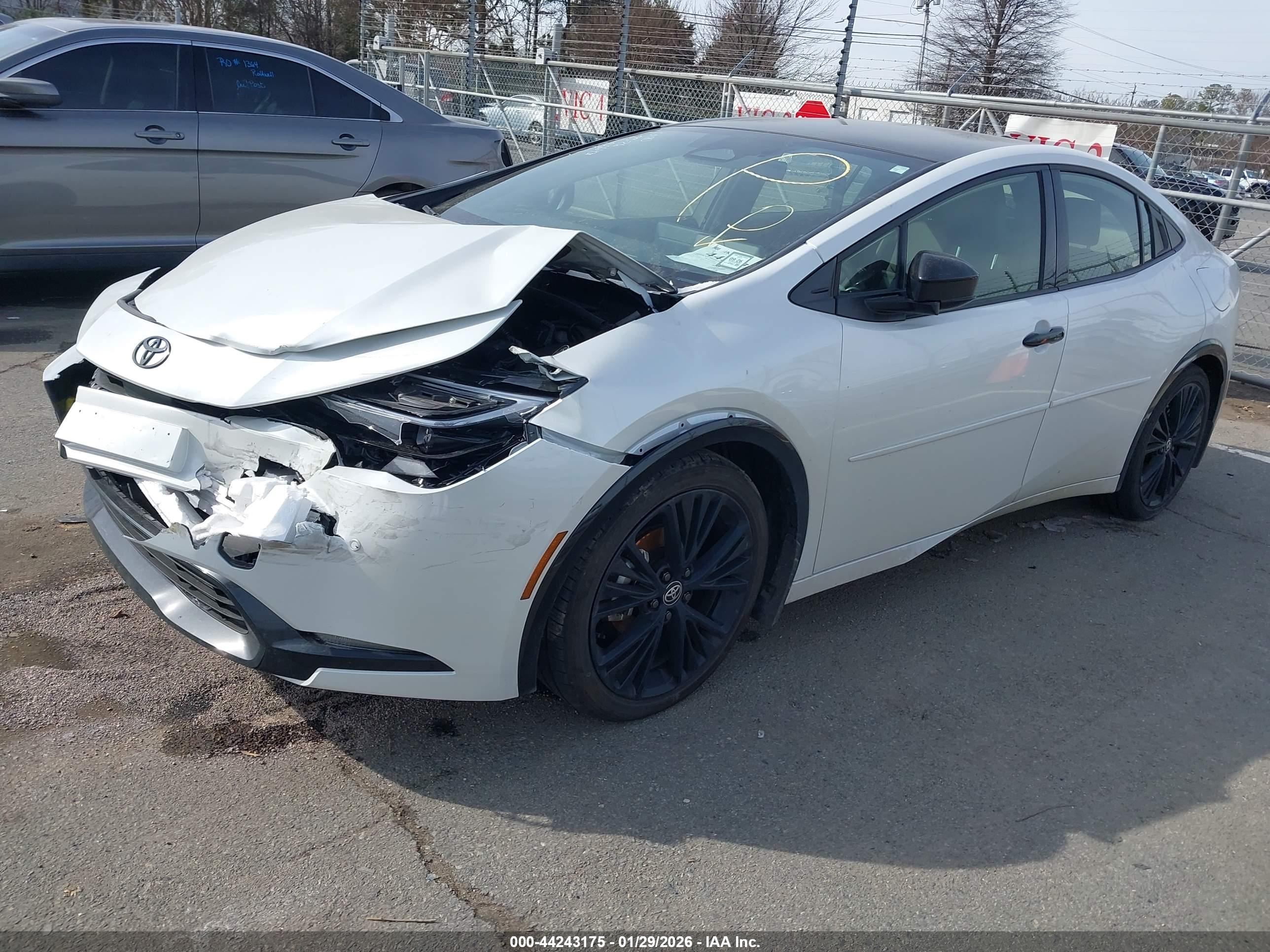 TOYOTA PRIUS image 2