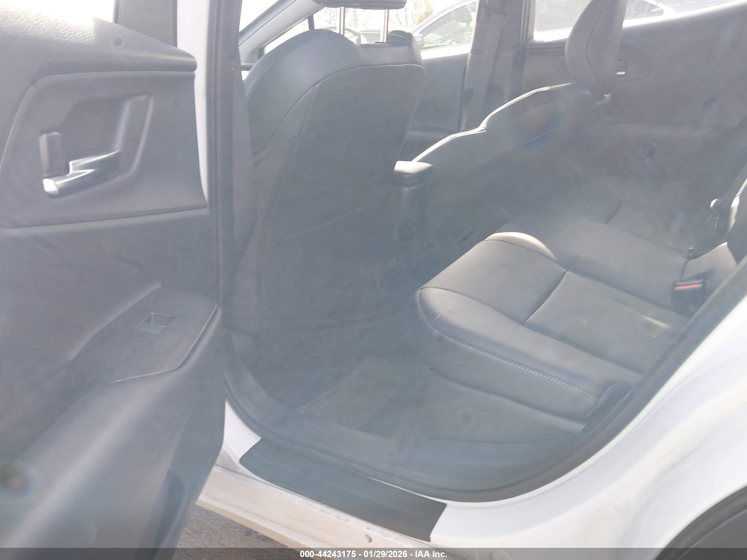 TOYOTA PRIUS image 8