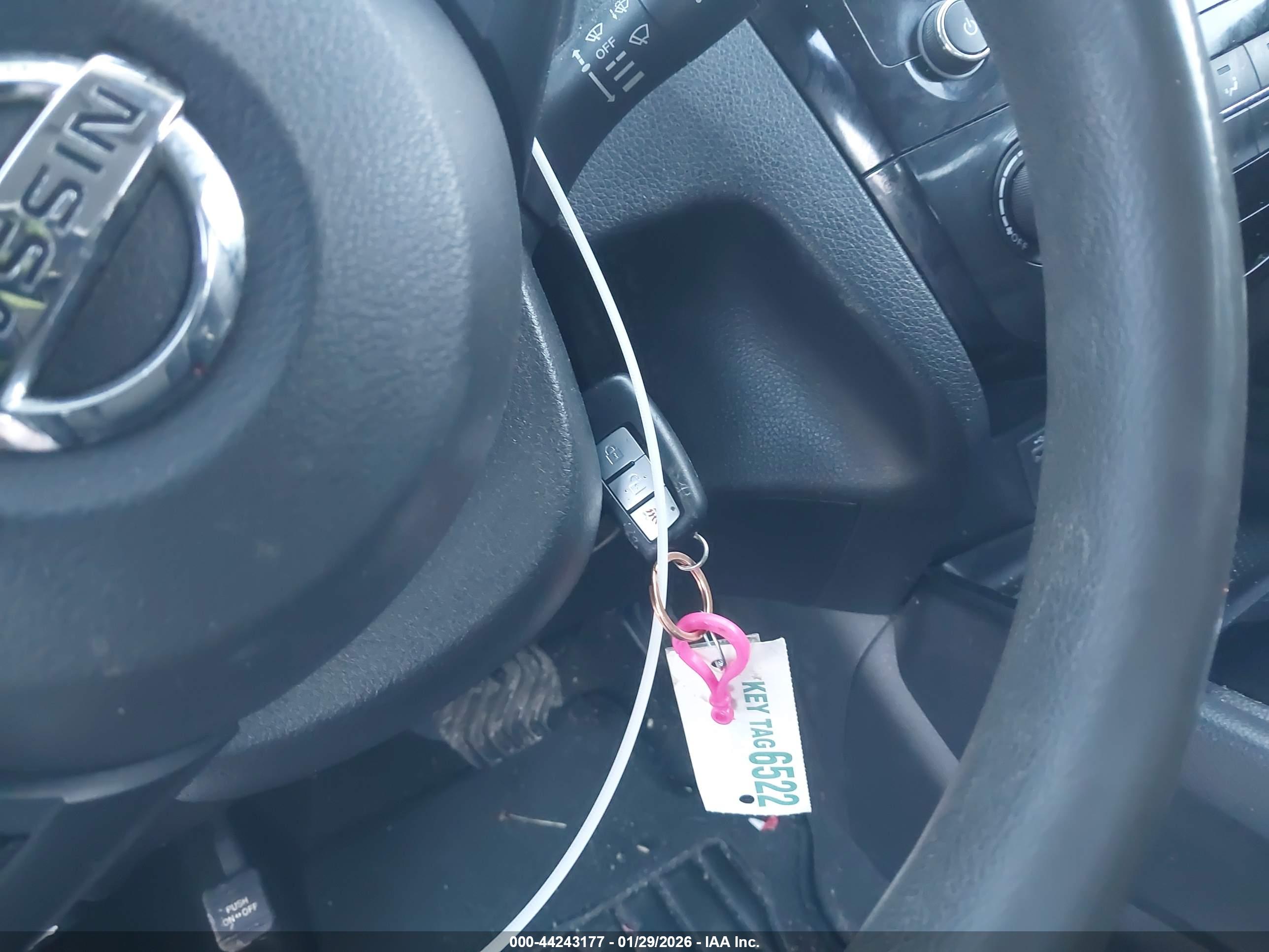 NISSAN ROGUE image 11
