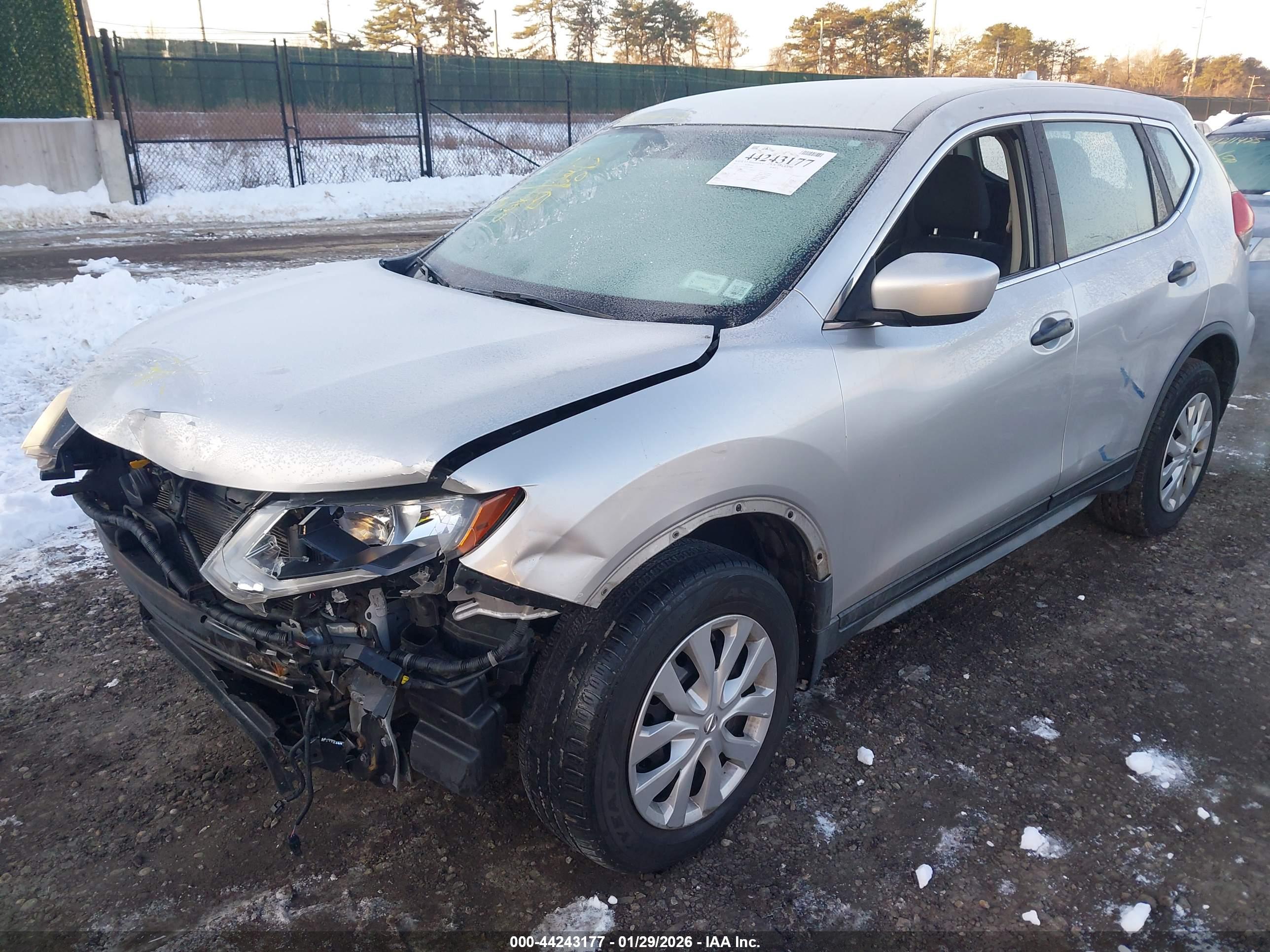 NISSAN ROGUE image 2
