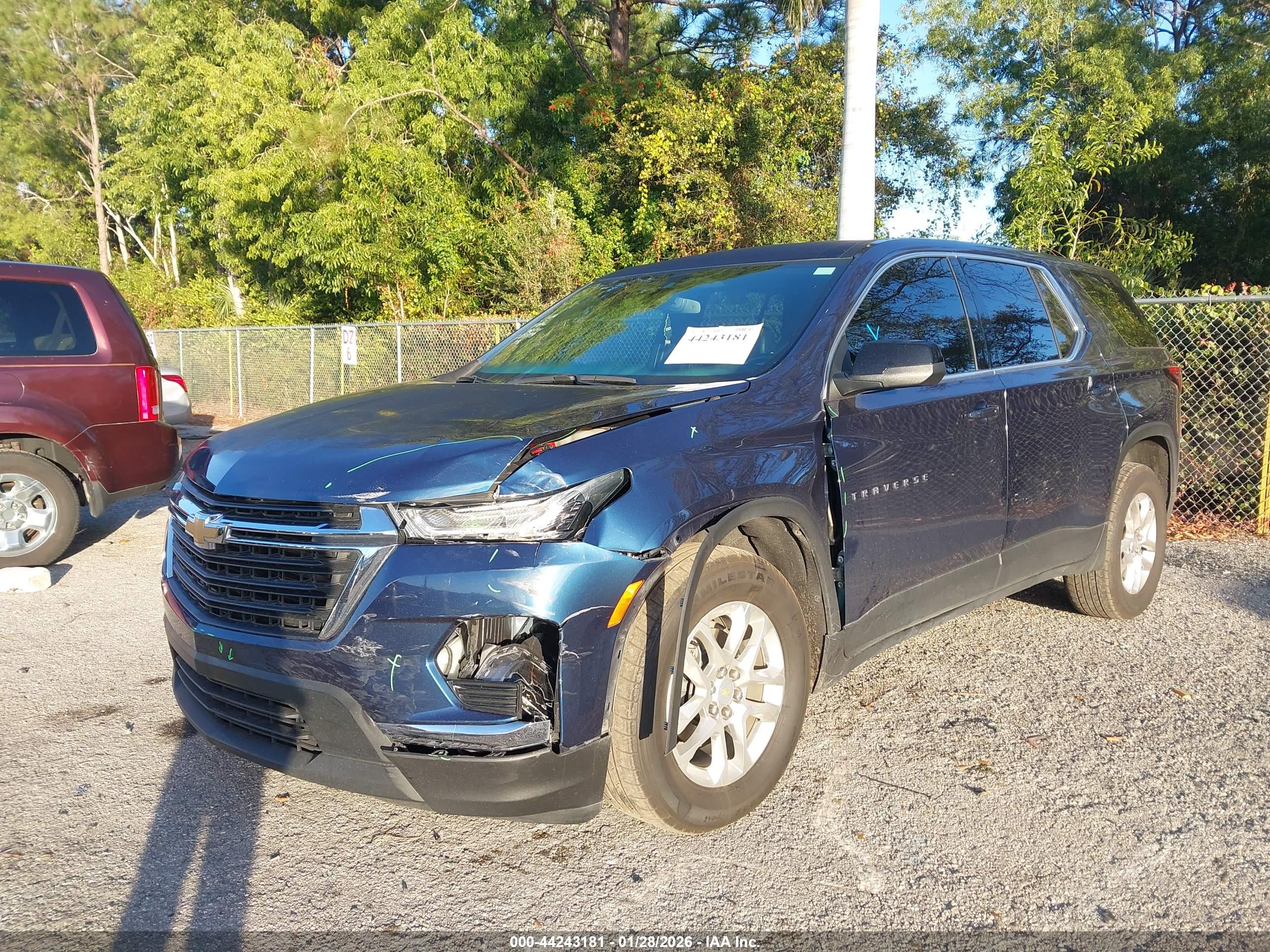 CHEVROLET TRAVERSE image 6