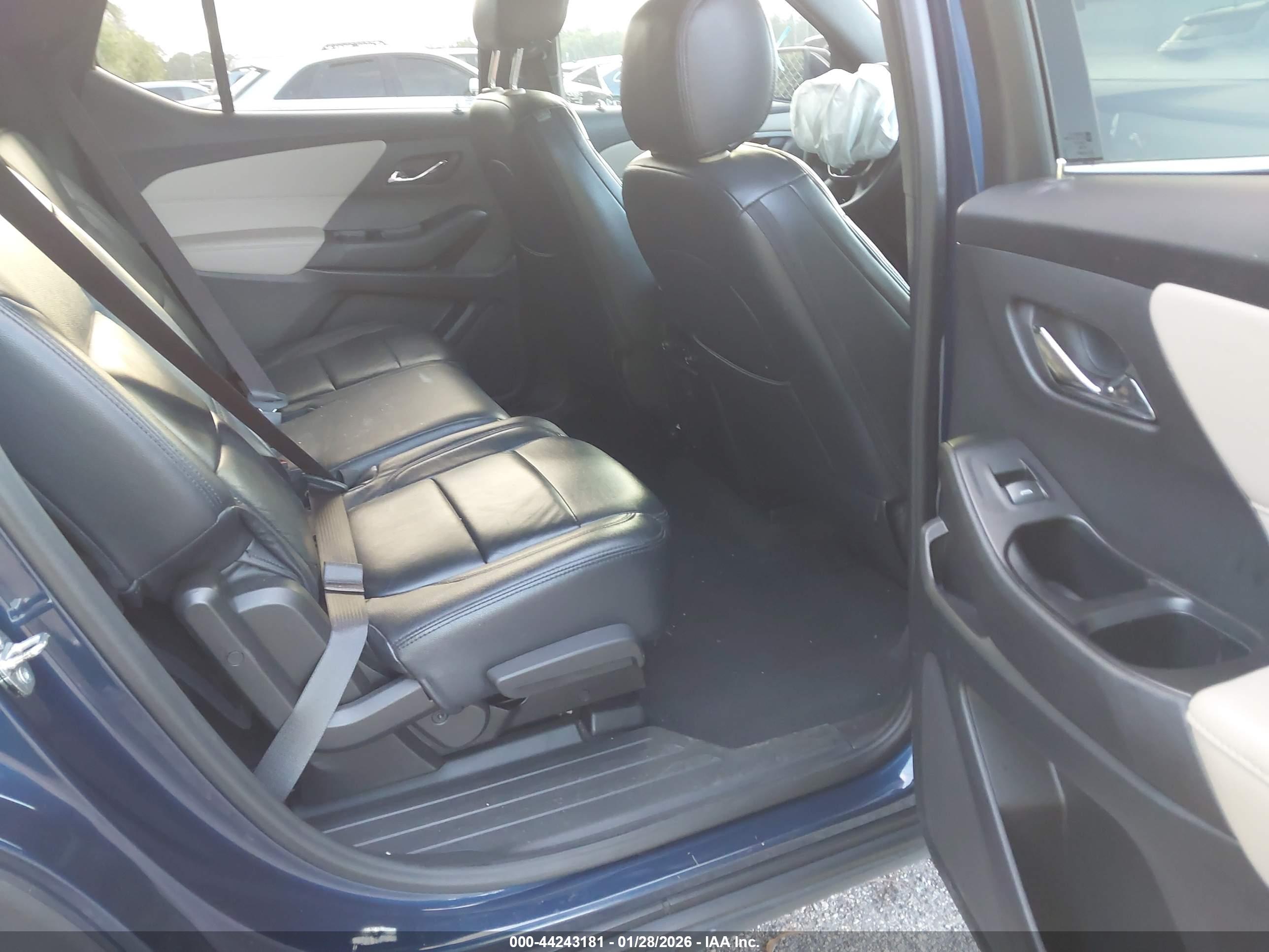 CHEVROLET TRAVERSE image 8
