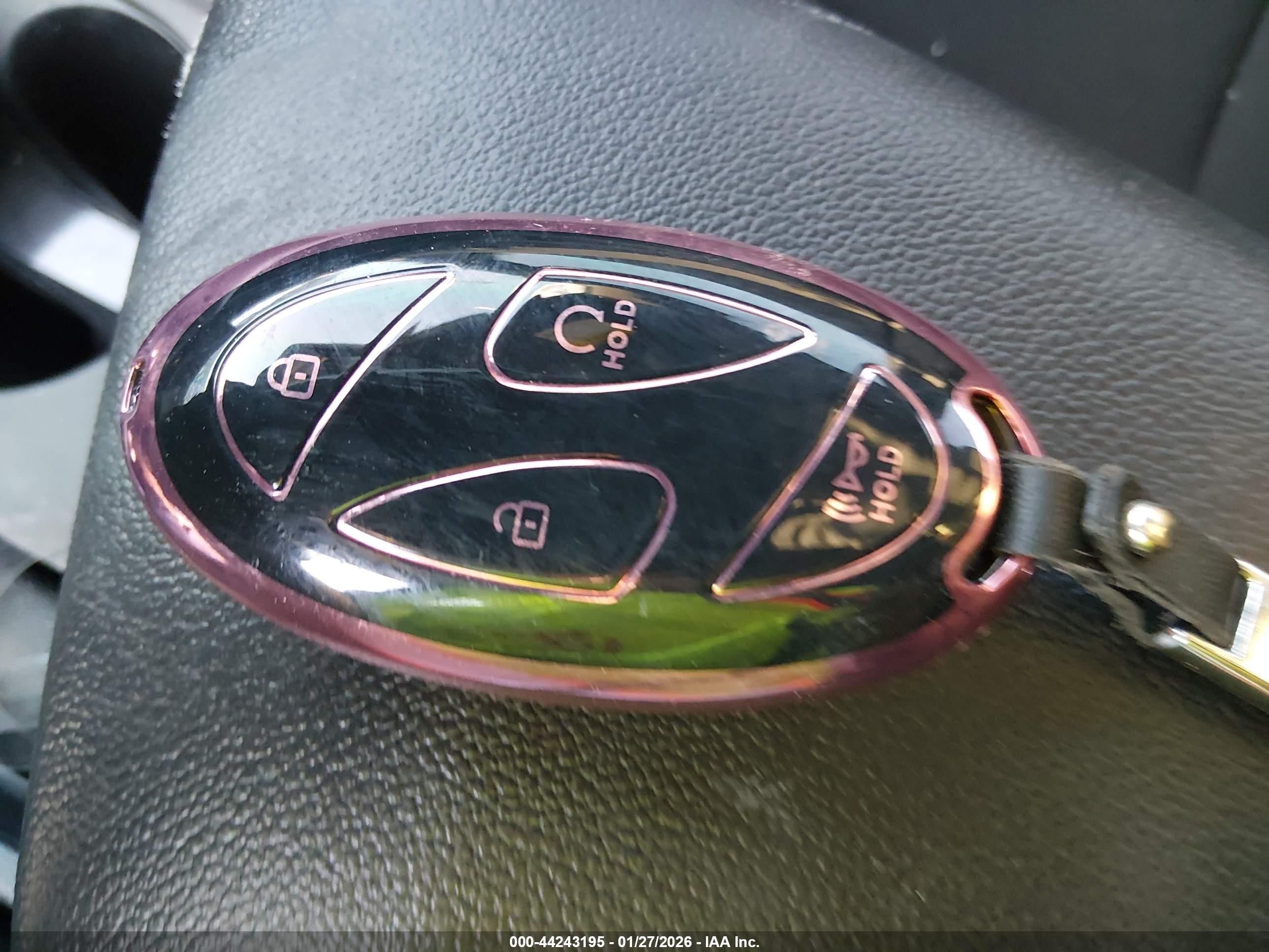 HYUNDAI ELANTRA image 11