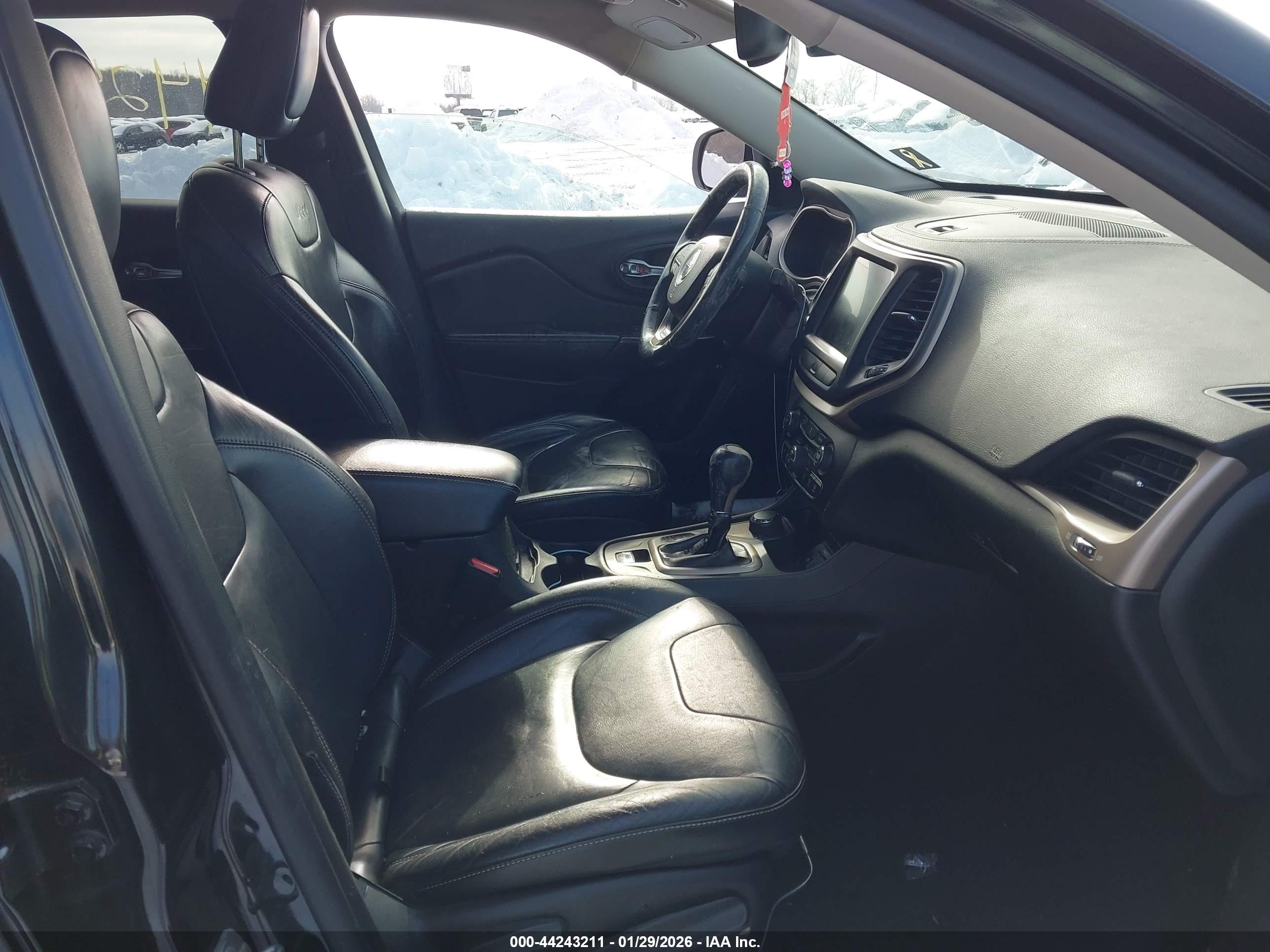 JEEP CHEROKEE image 5