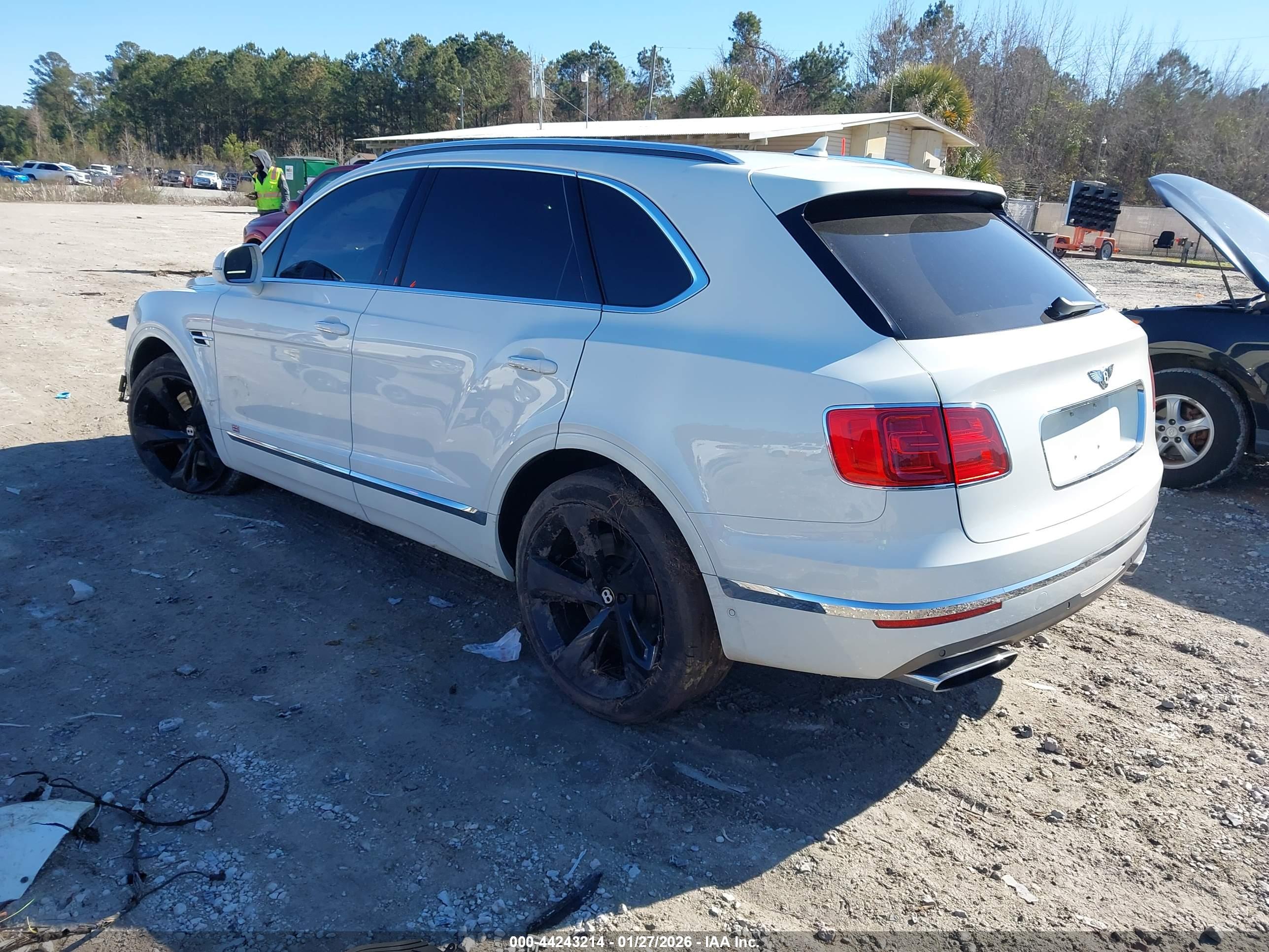 BENTLEY BENTAYGA image 3