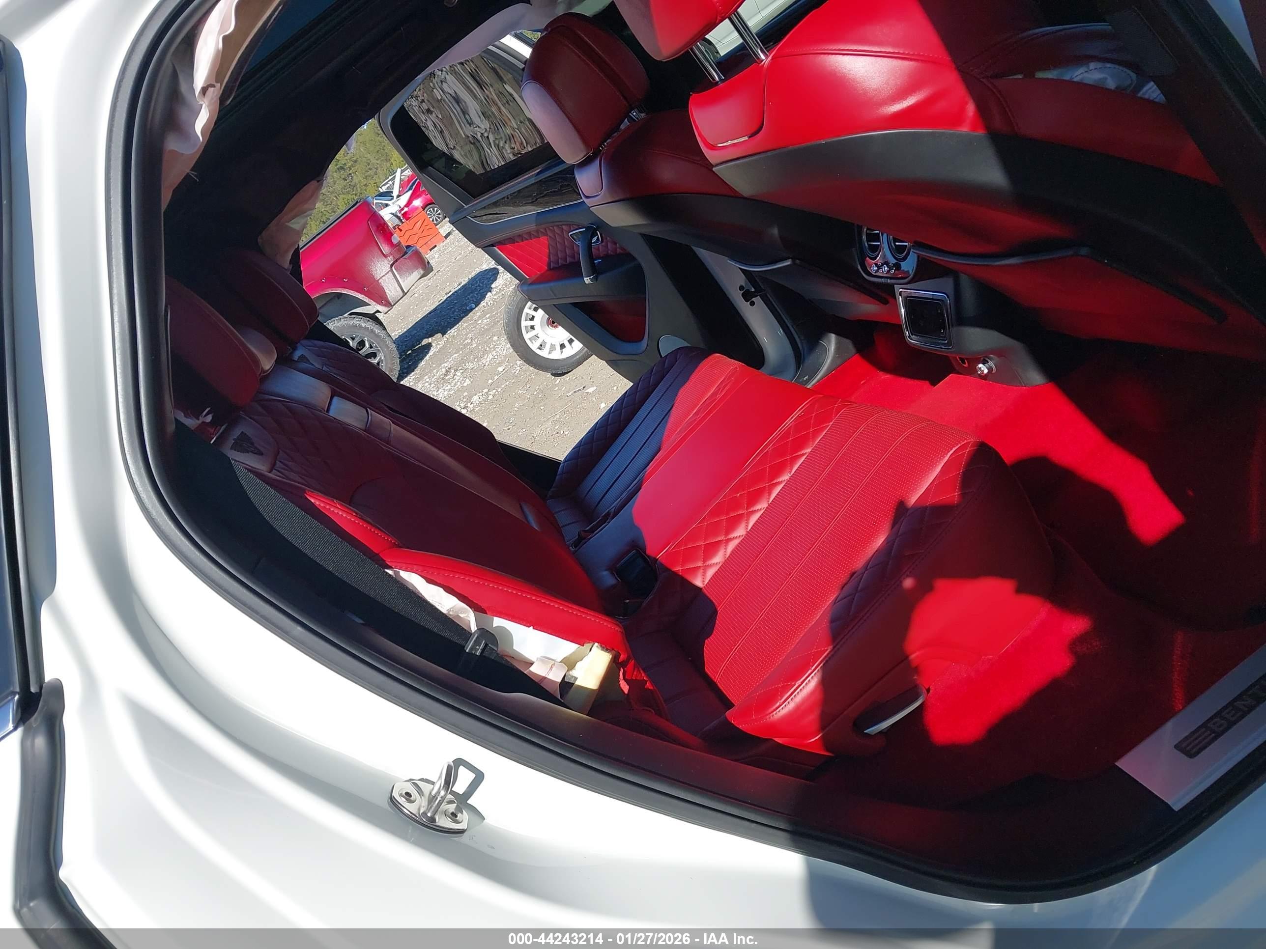 BENTLEY BENTAYGA image 8