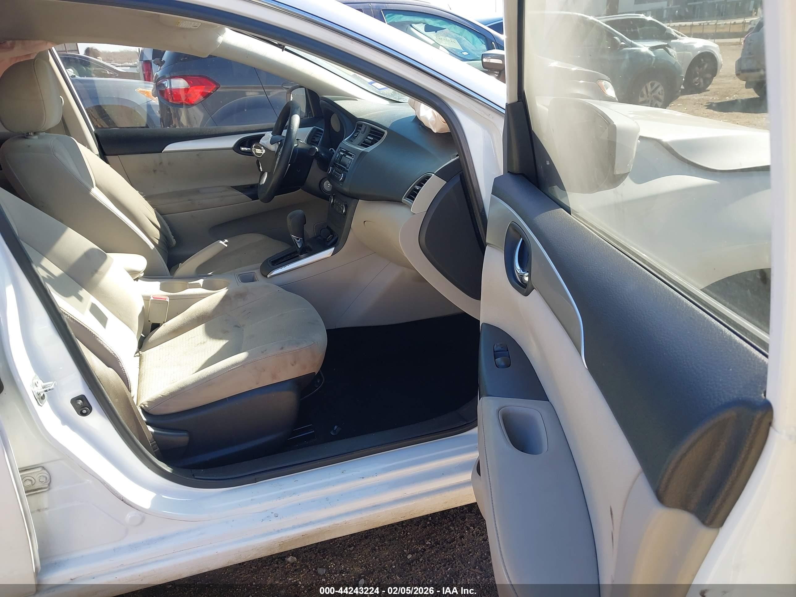 NISSAN SENTRA image 5