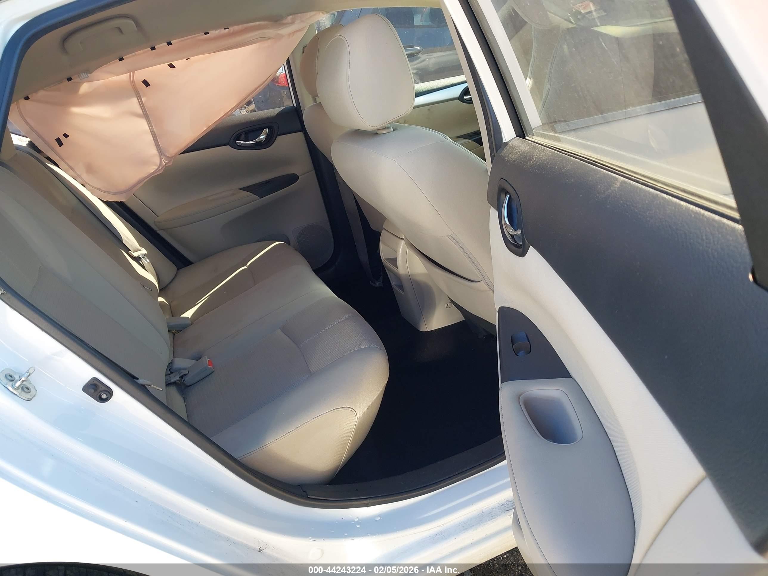 NISSAN SENTRA image 8