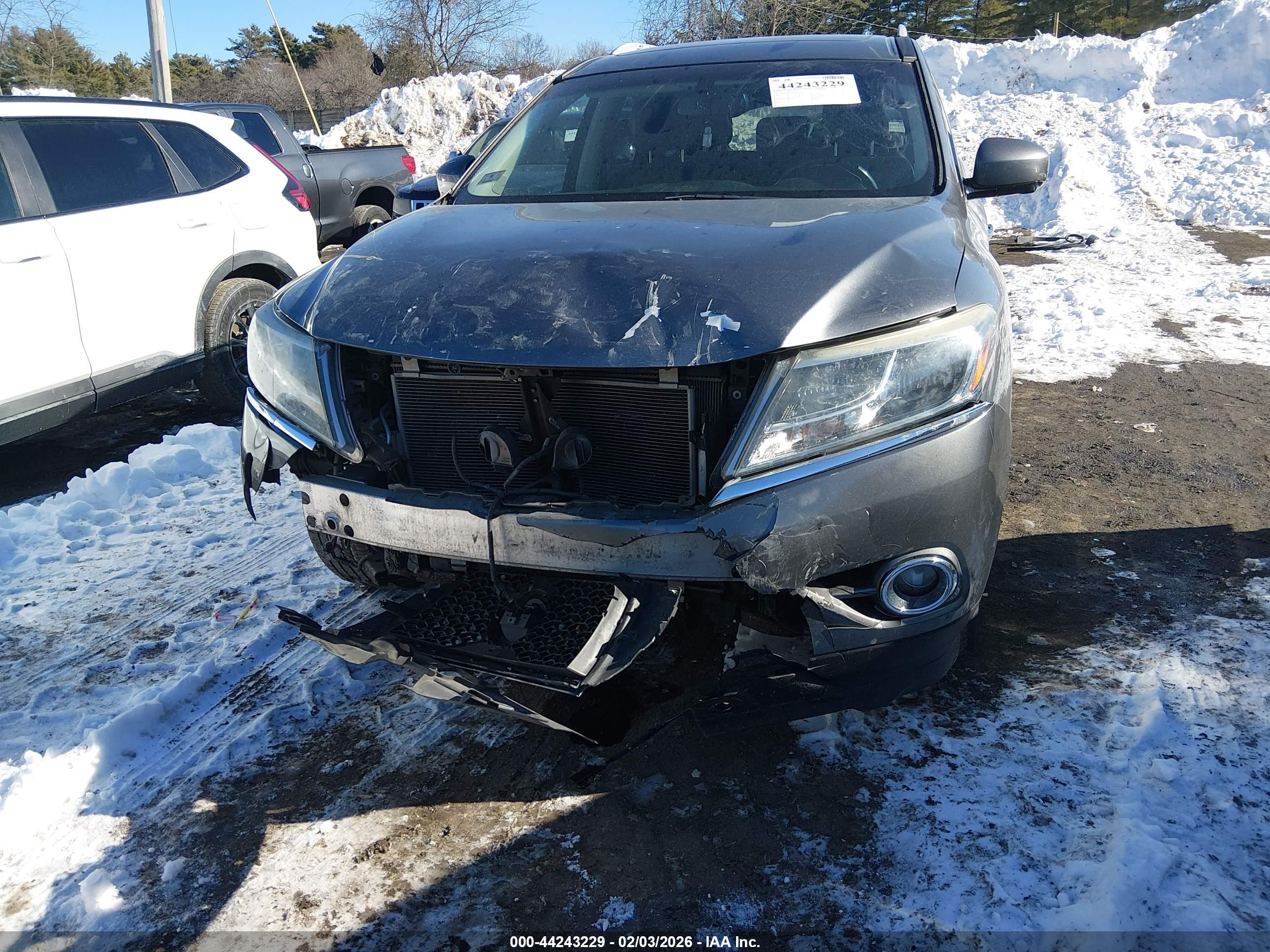NISSAN PATHFINDER image 6
