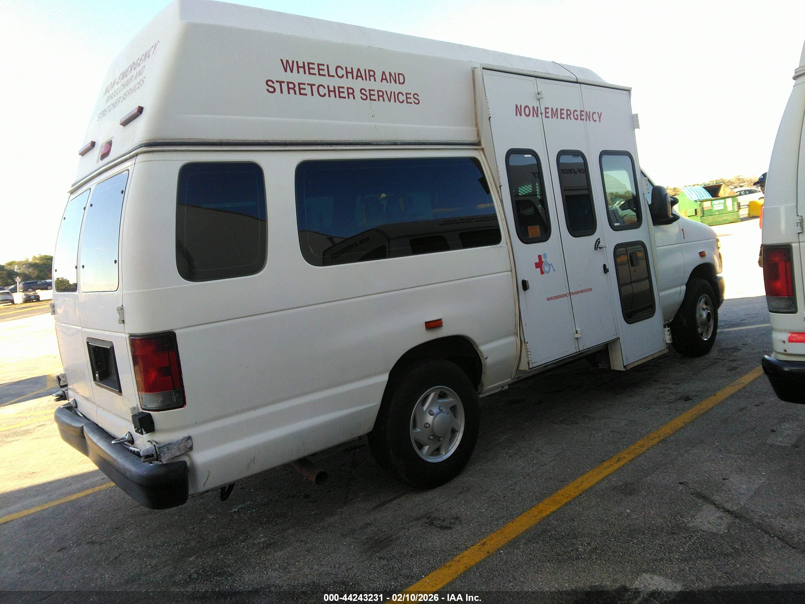 FORD E-350 image 4