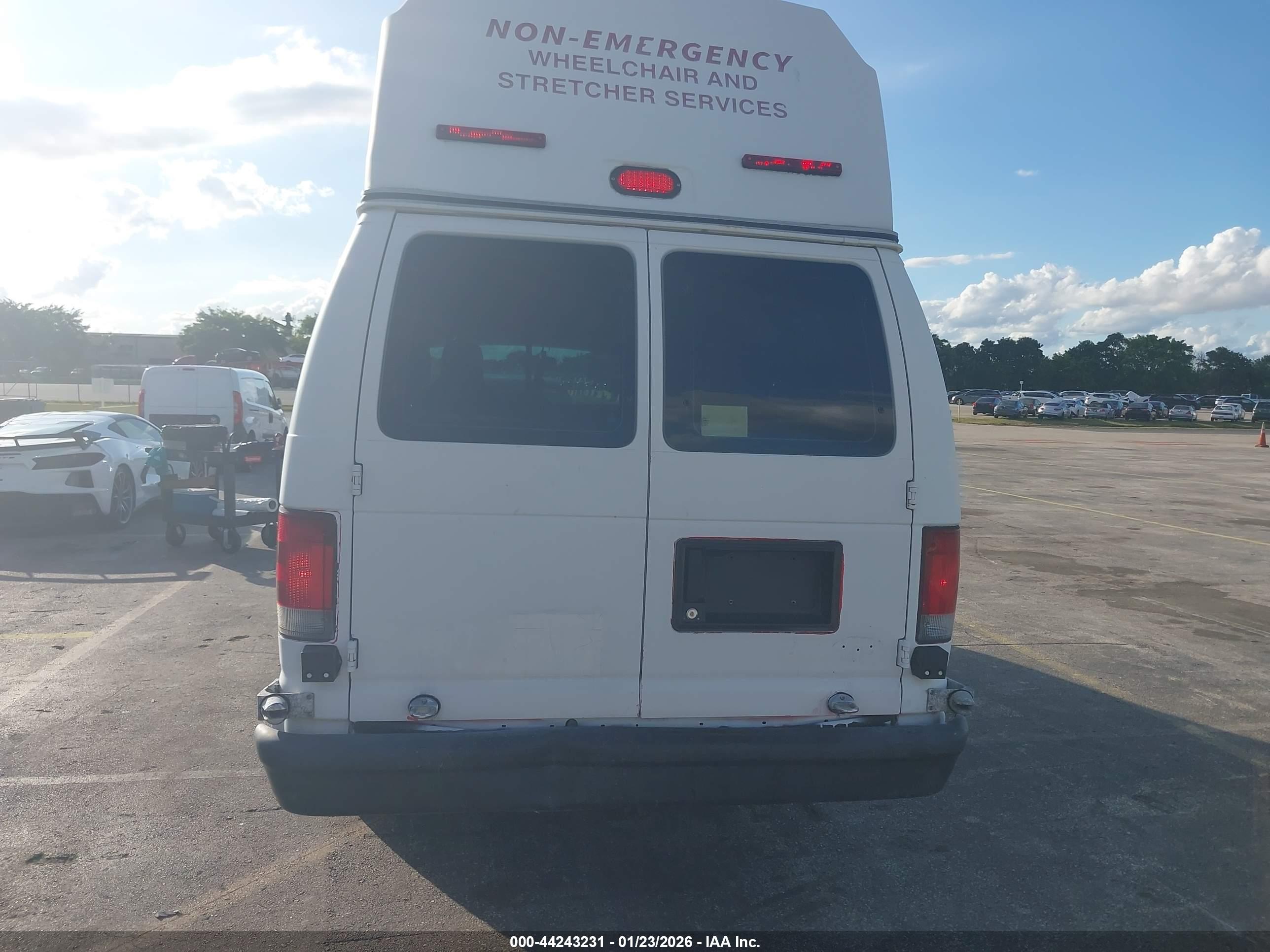 FORD E-350 image 6