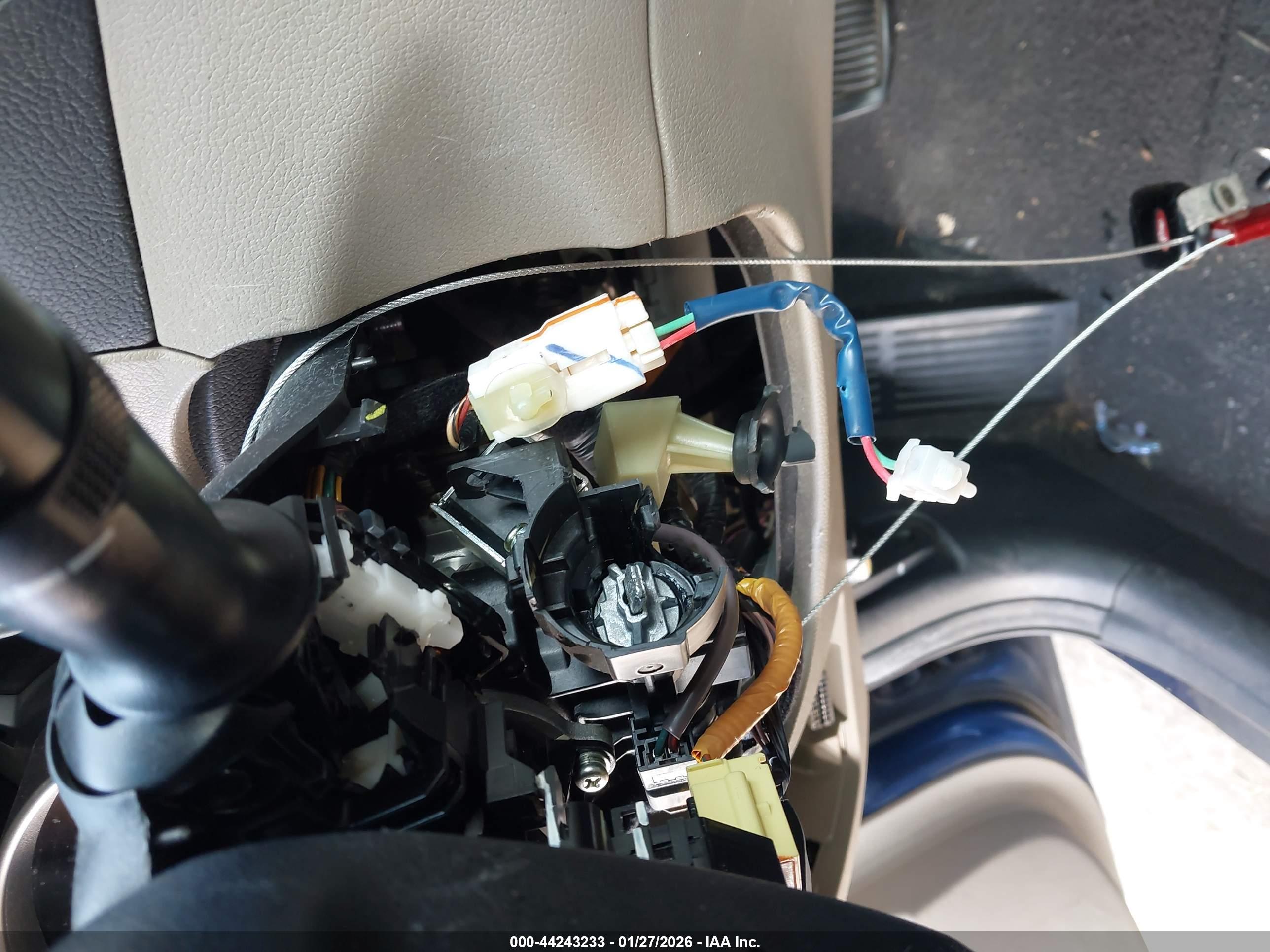 HYUNDAI ELANTRA image 6