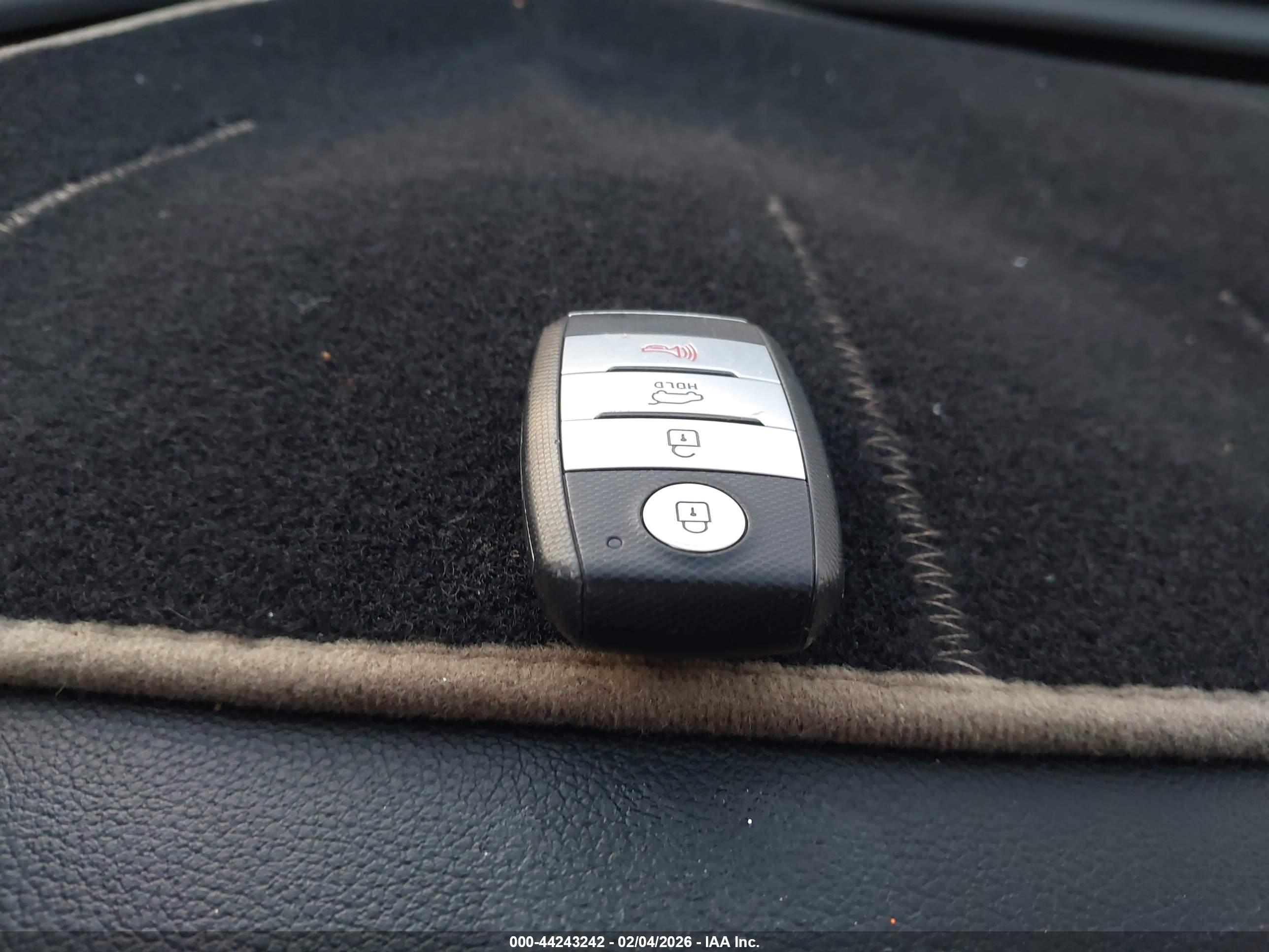 KIA SORENTO image 11