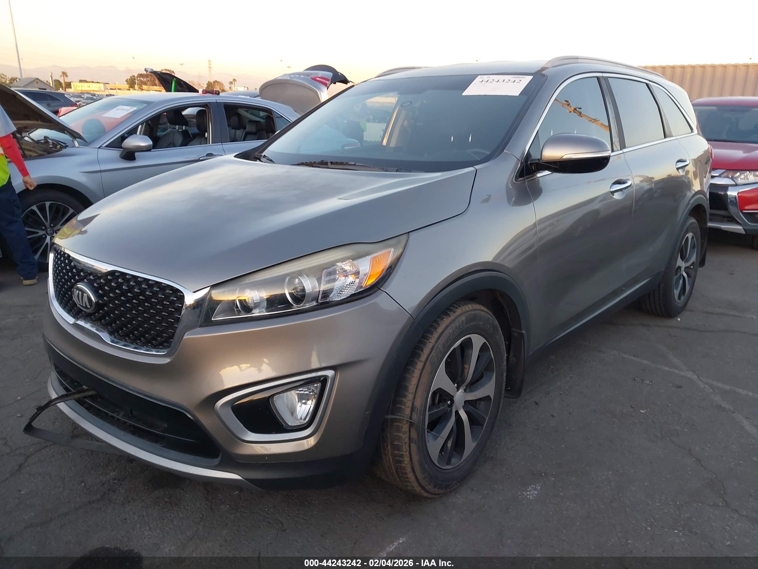 KIA SORENTO image 2