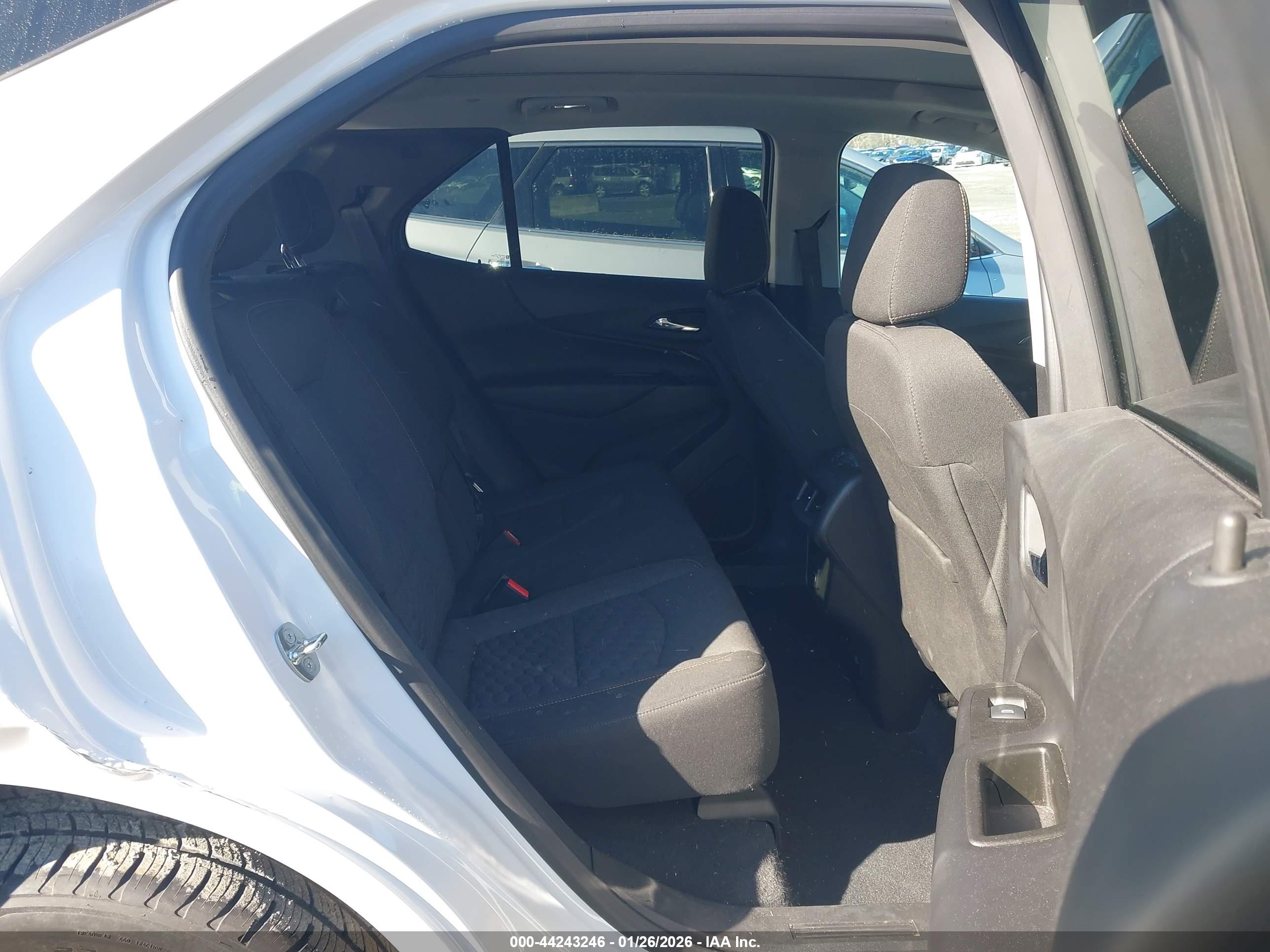CHEVROLET EQUINOX image 8