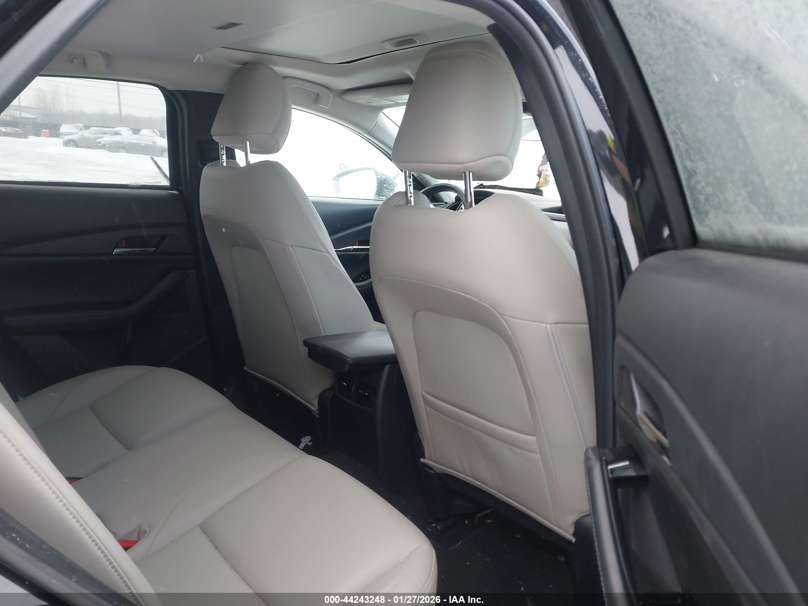 MAZDA CX-30 image 8