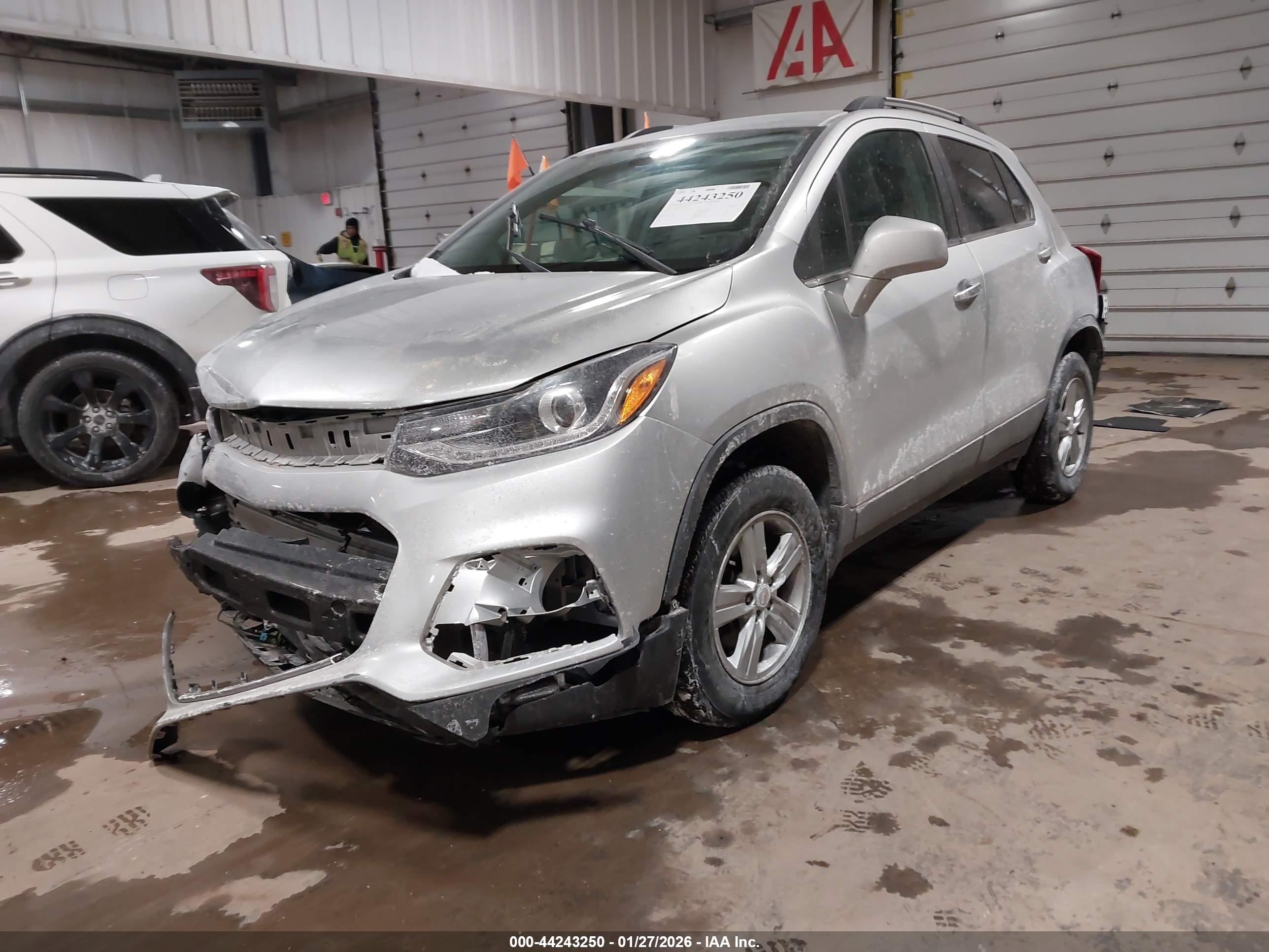 CHEVROLET TRAX image 2
