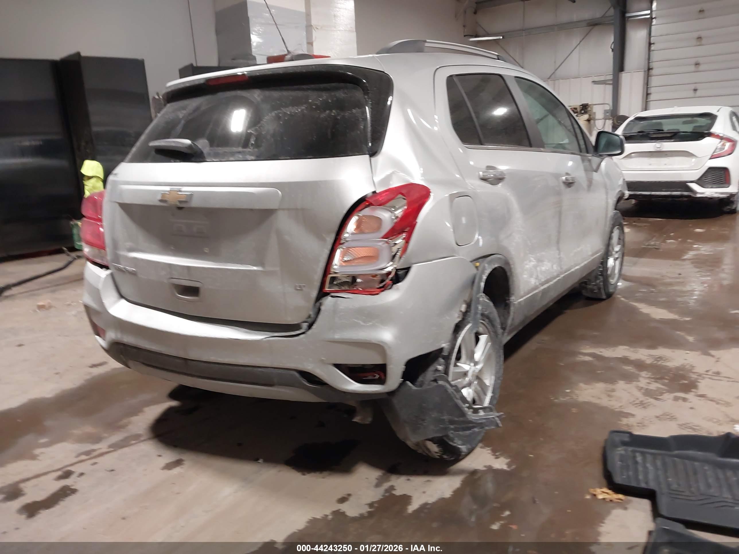CHEVROLET TRAX image 4