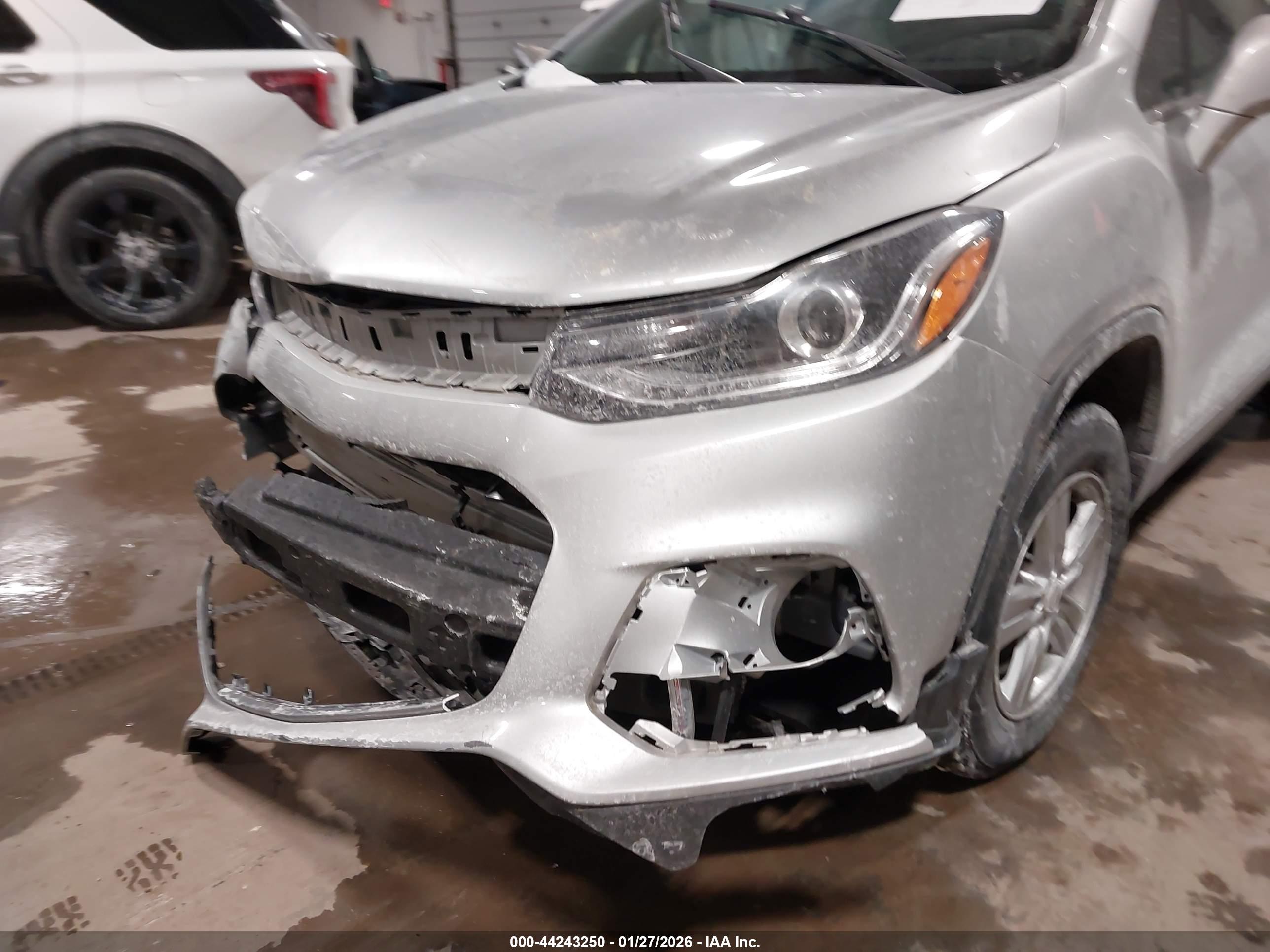 CHEVROLET TRAX image 6