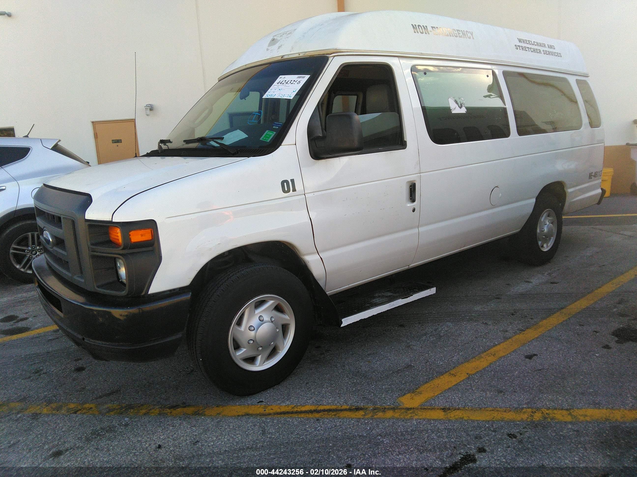 FORD E-250 image 2