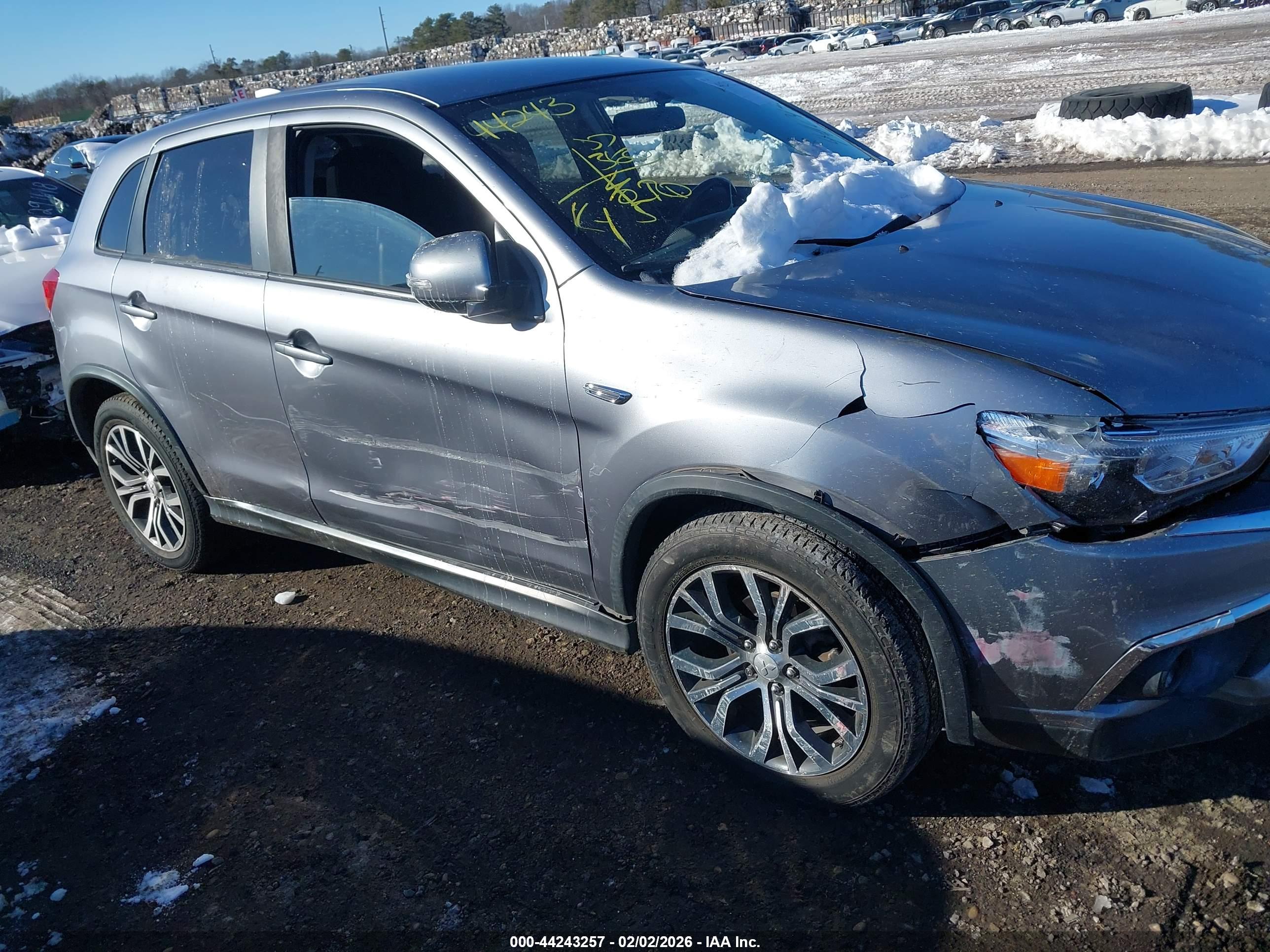 MITSUBISHI OUTLANDER image 6