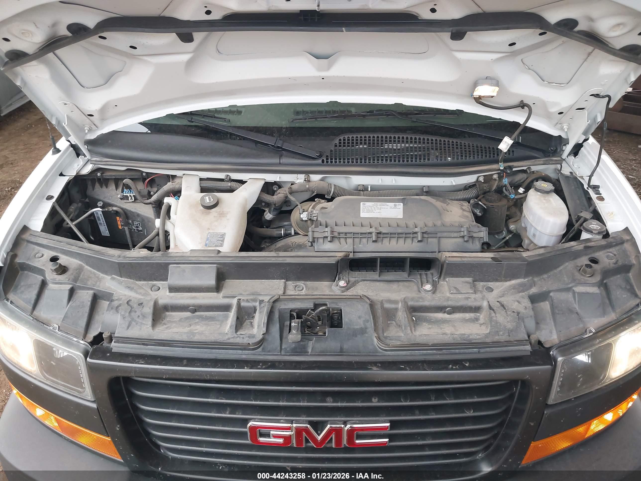 GMC SAVANA image 10
