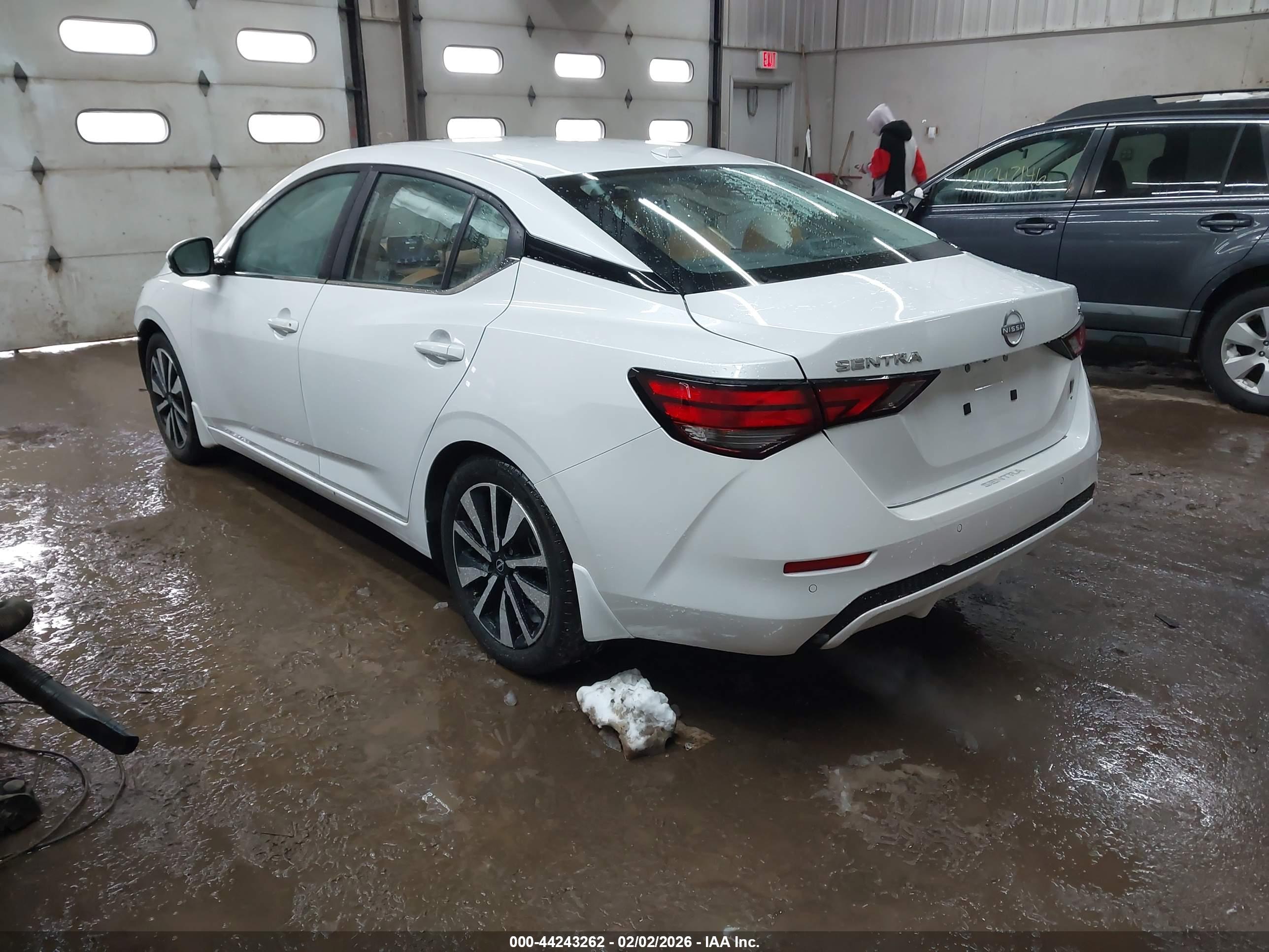NISSAN SENTRA image 3