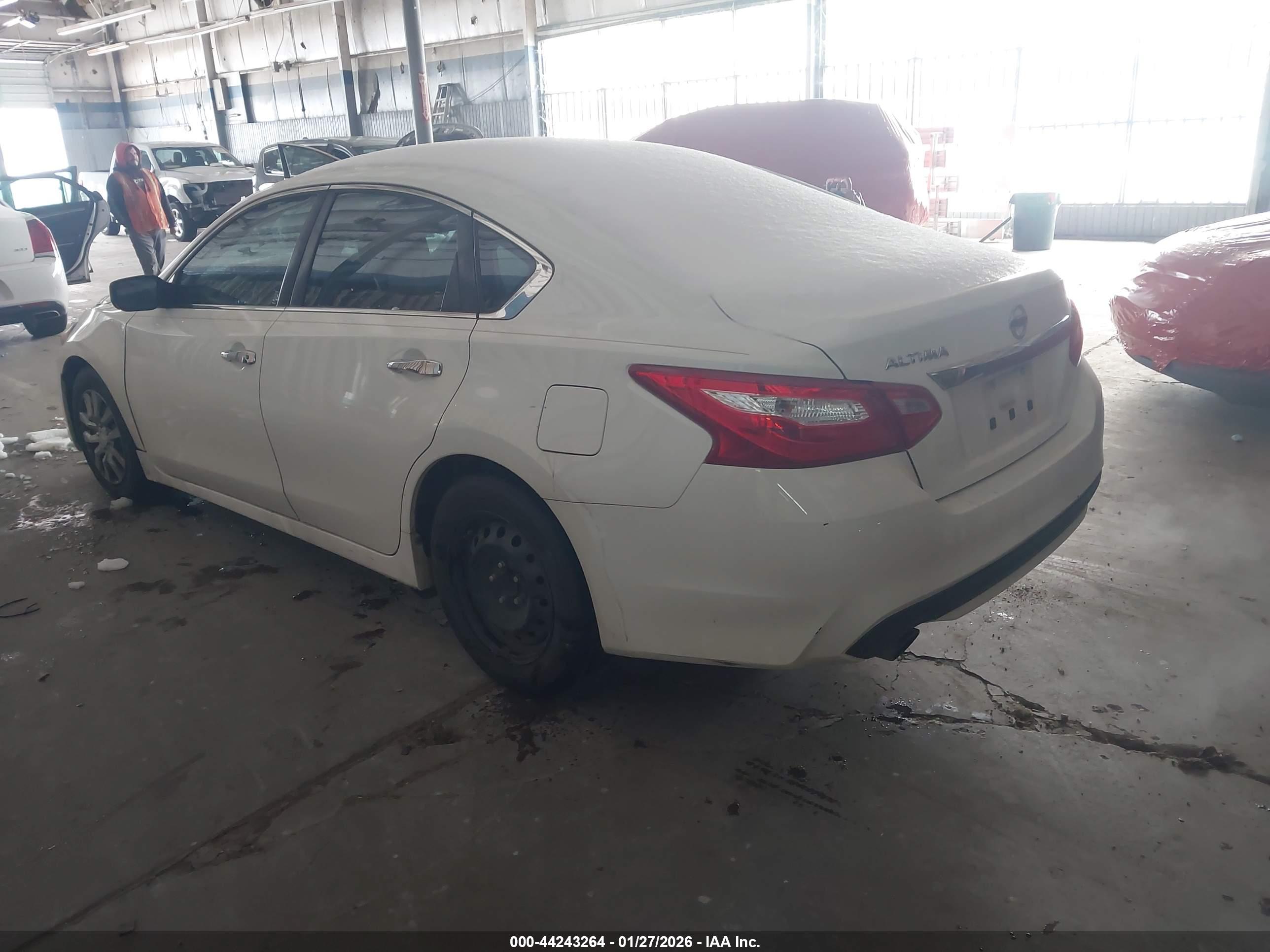 NISSAN ALTIMA image 3